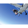 Voir la diapositive 4 : Smartbox Saut en parachute à 4000 mètres au sud de Paris - Coffret Cadeau Sport & Aventure