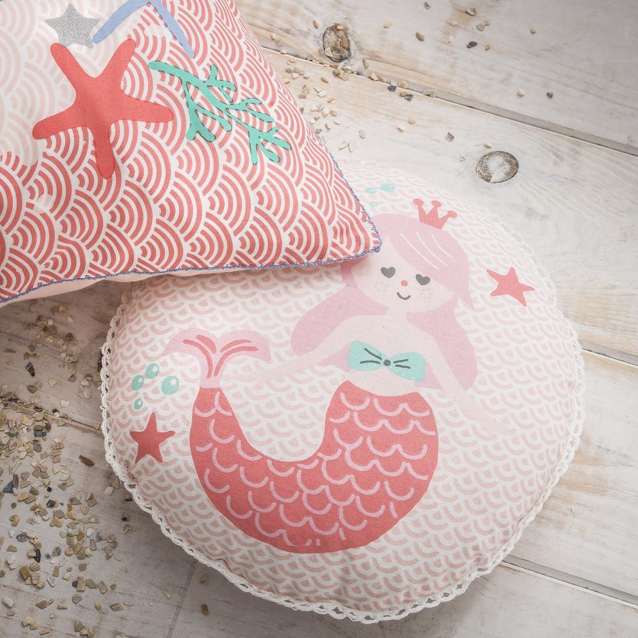Voir la diapositive 2 : FUTURE HOME Coussin enfant imprimé sirène en coton 30x30cm arielle