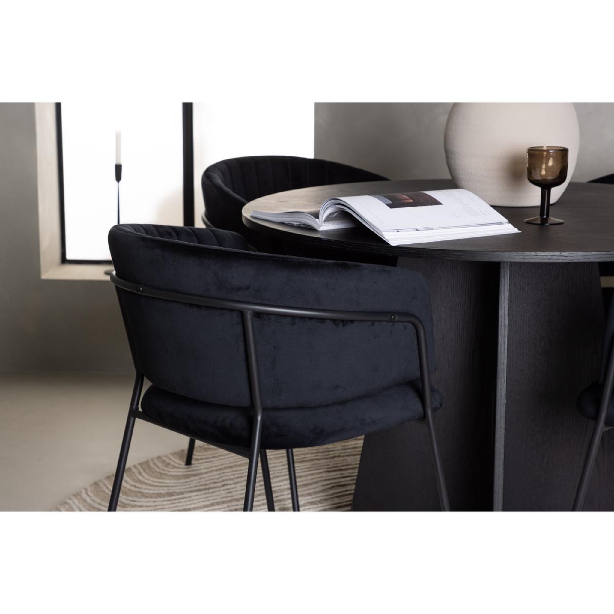 Voir la diapositive 4 : Paris Prix Ensemble table à manger & 4 chaises  bootcut & selma  110cm noir