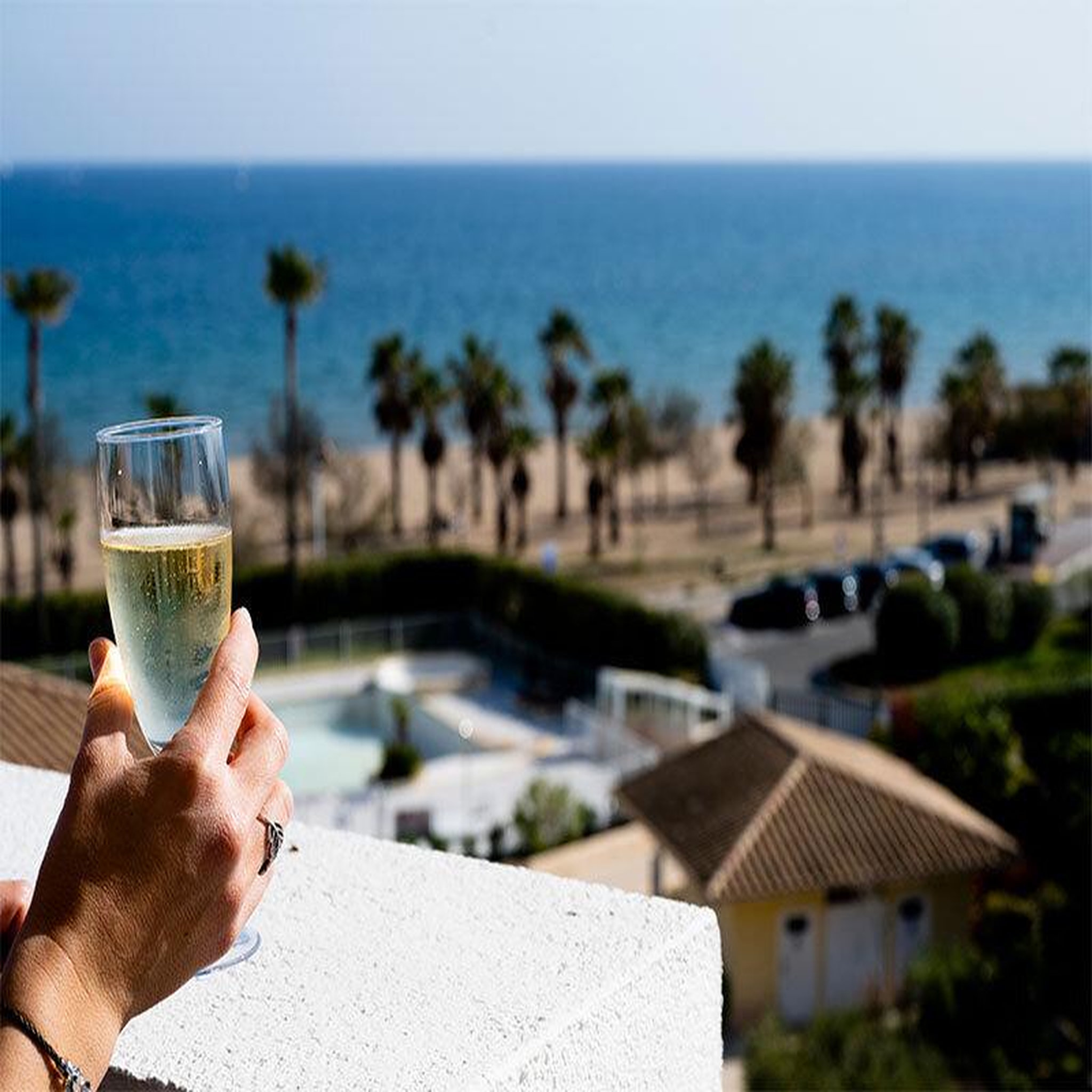Voir la diapositive 4 : Smartbox 1/2 journée d'accès thalasso et spa marin du mercure port-fréjus 4* avec modelage et déjeuner - coffret cadeau bien-être