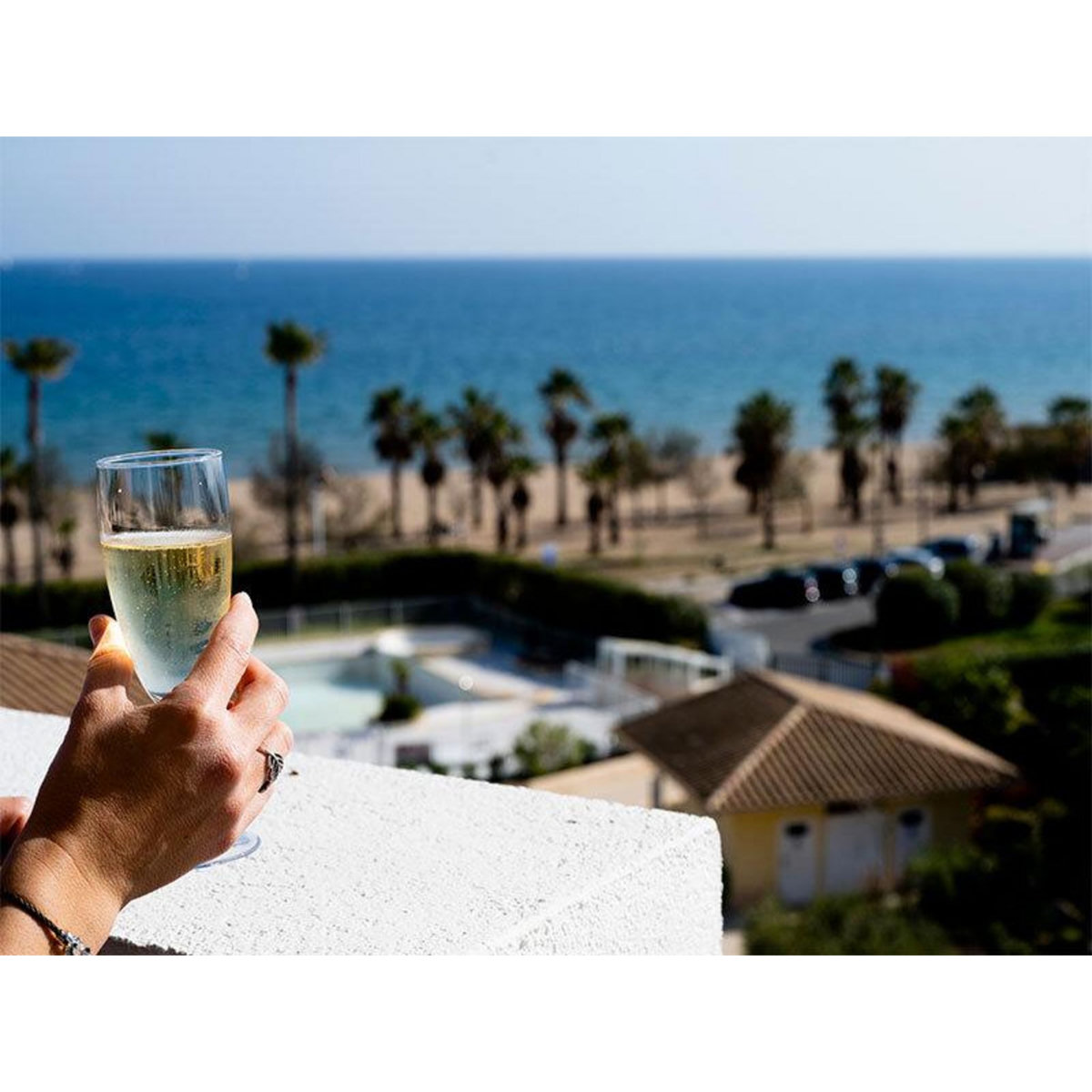 Smartbox 1/2 journée d'accès thalasso et spa marin du Mercure Port-Fréjus 4* avec modelage et déjeuner - Coffret Cadeau Bien-être