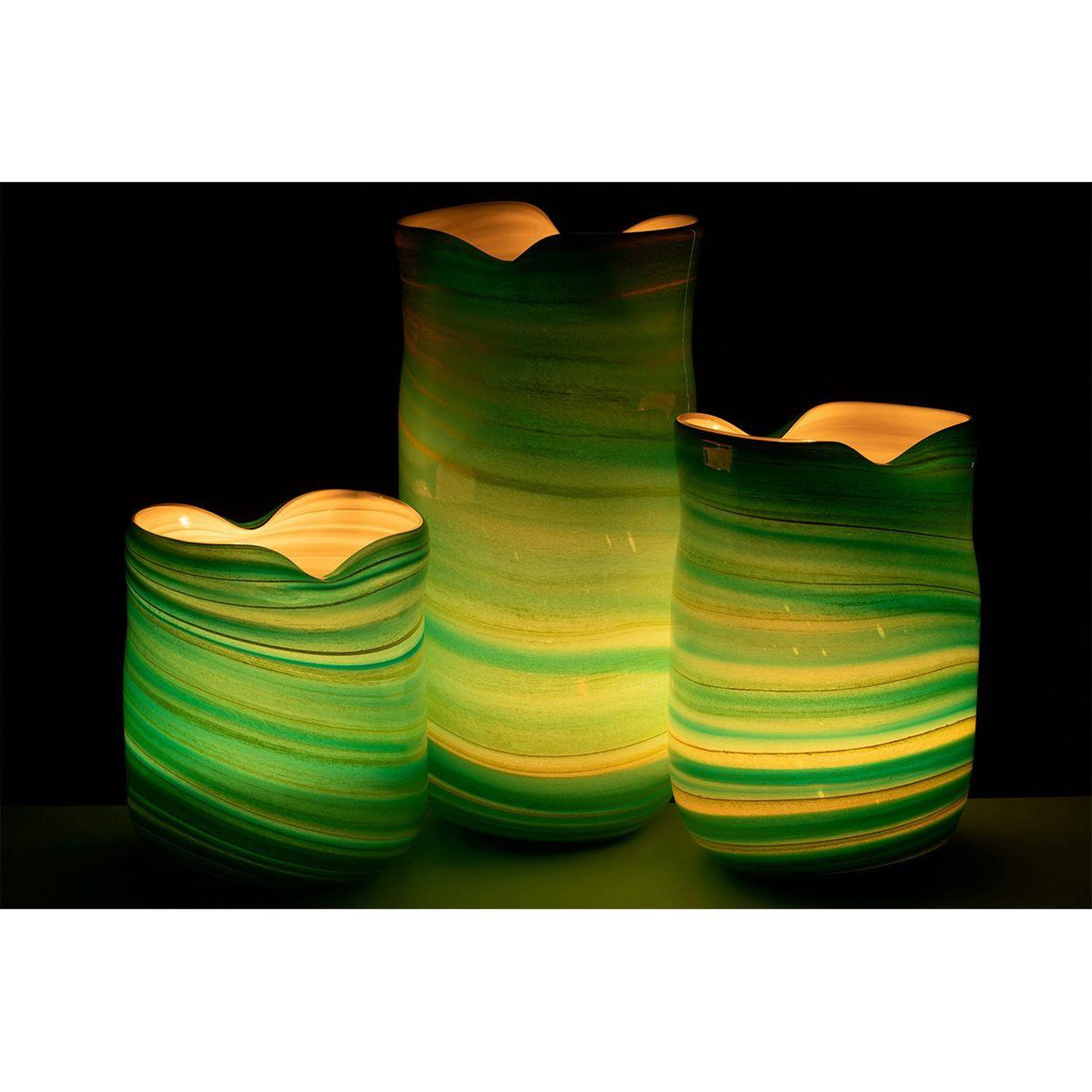 Voir la diapositive 6 : J-LINE Vase design en verre  vague  20cm bleu azur