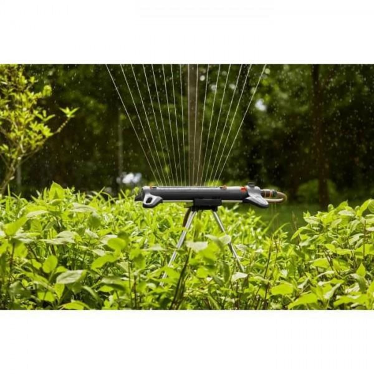 Gardena Arroseur  oscillant AquaZoom M - GARDENA - Surface 250m² - Portée 18m max - Résistant UV et gel - Garantie 5 ans