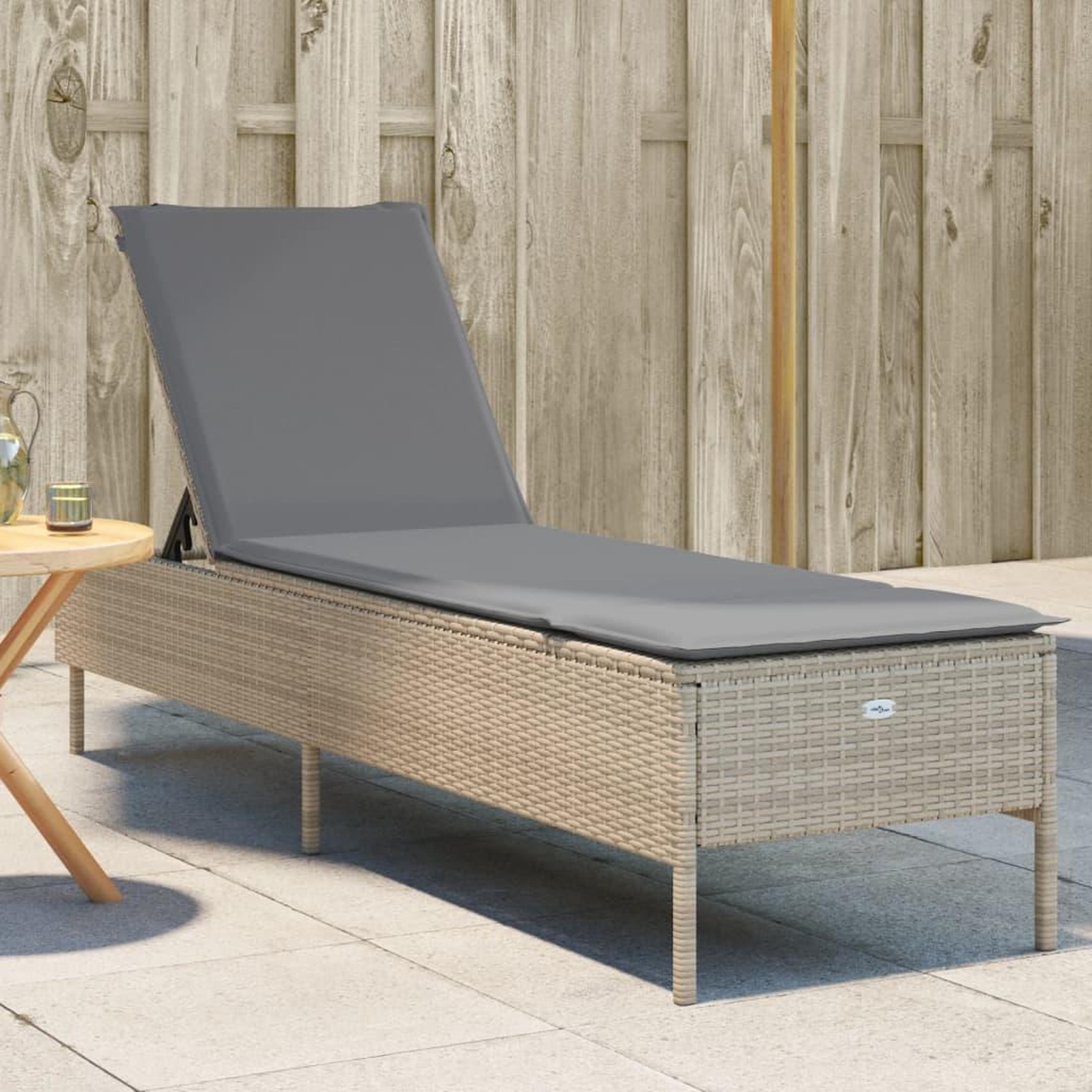 VIDAXL Chaise longue avec coussin beige resine tressee