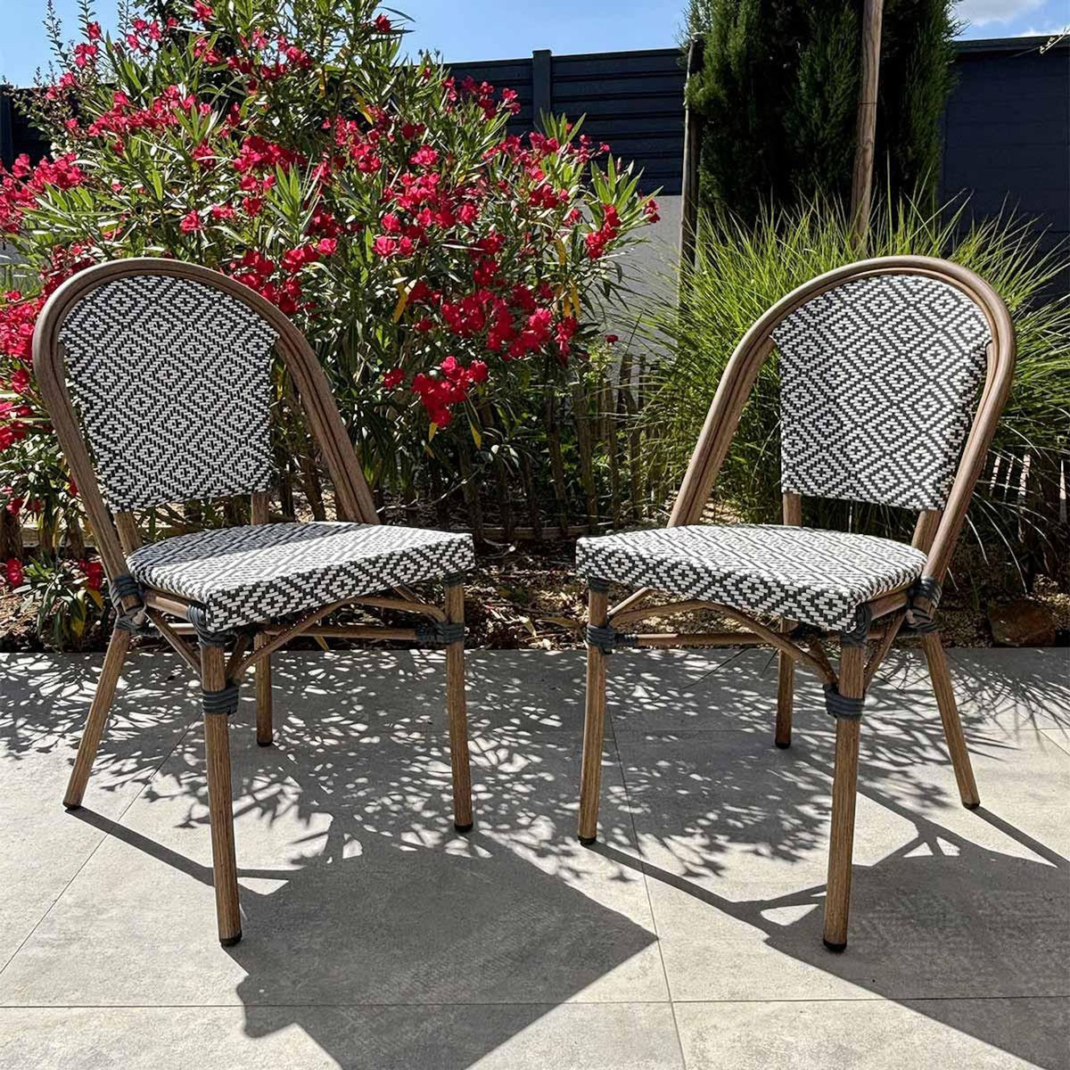 Paris Prix Lot de 2 Chaises de Jardin Empilable  Bistro  87cm Bleu