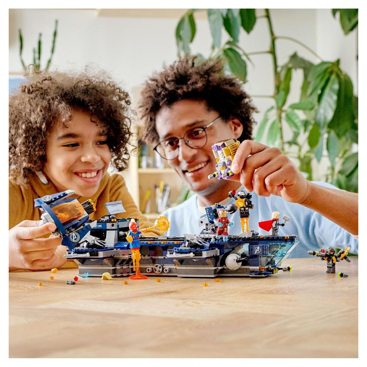 LEGO Marvel 76153 L&rsquo;héliporteur des Avengers