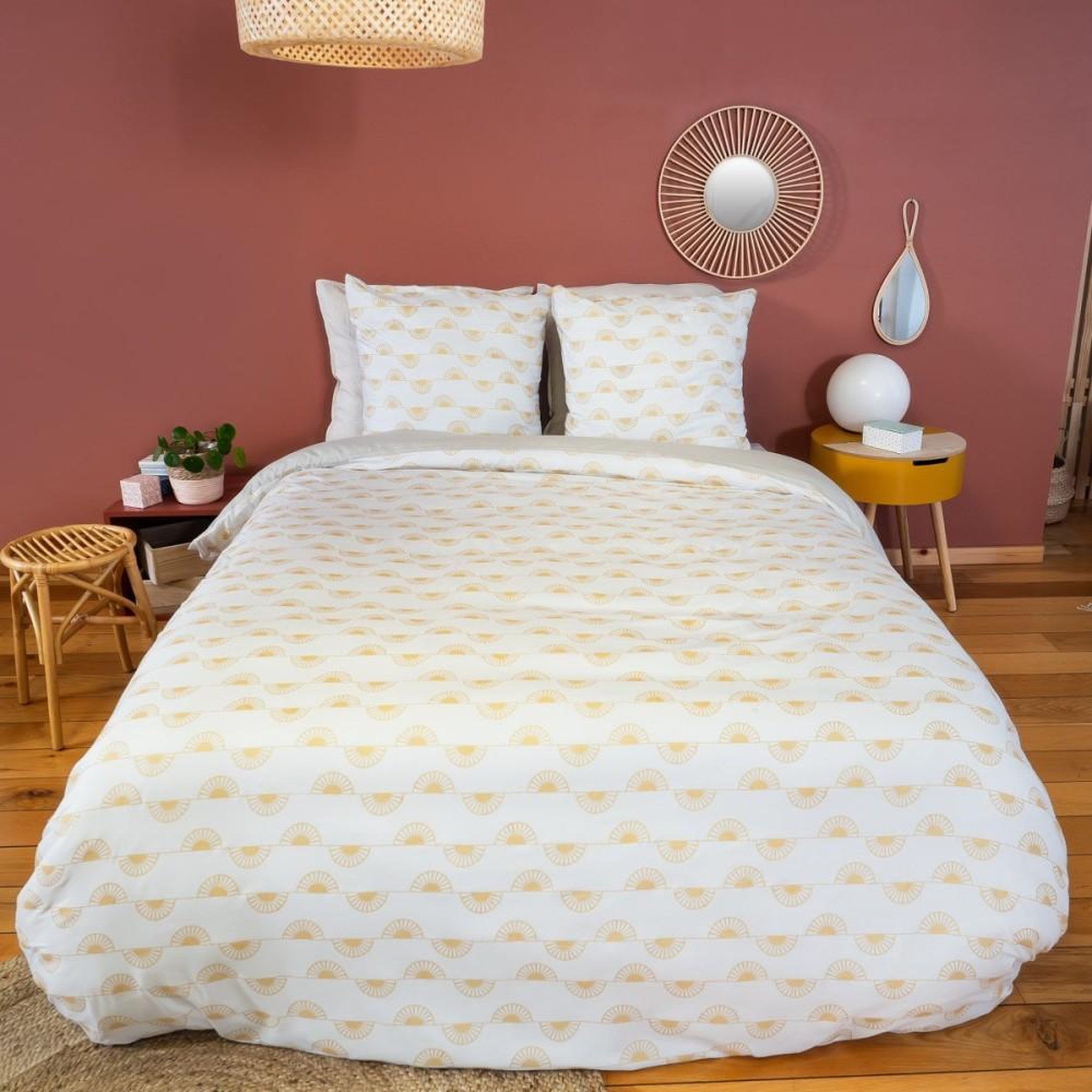 Voir la diapositive 2 : COTE DECO Housse de couette 240x220 HELIS + 2 taies microfibre