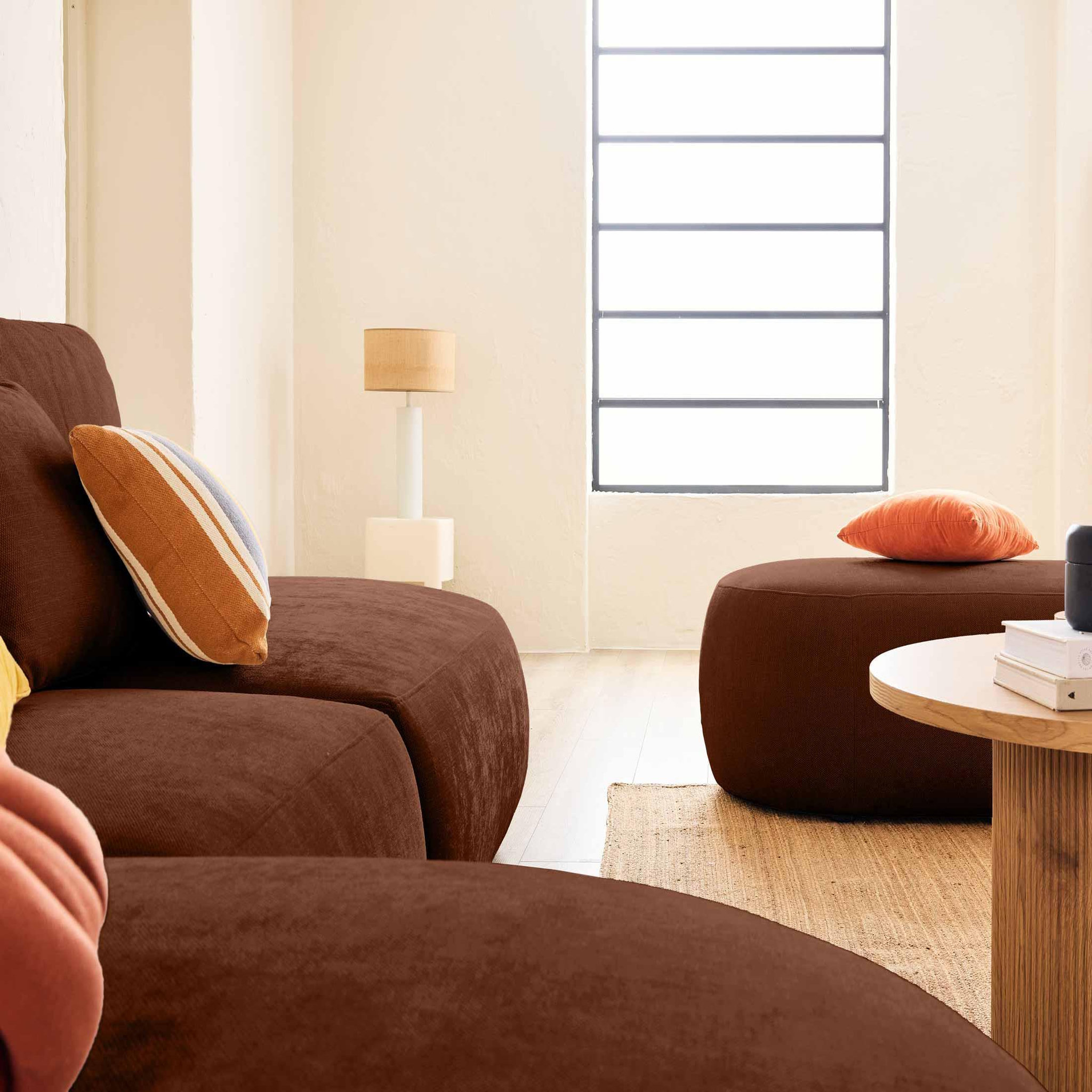 Voir la diapositive 2 : LISA DESIGN Santorini - canapé modulable d'angle gauche + pouf - 5 places - en tissu texturé