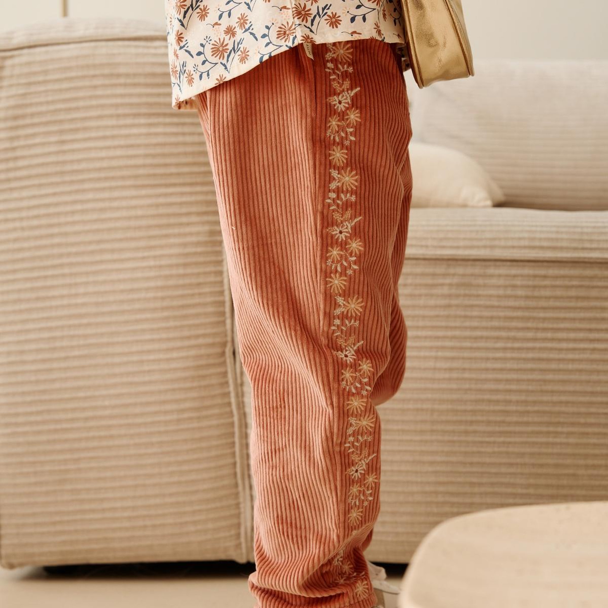 Voir la diapositive 4 : PETIT BEGUIN Pantalon bébé en velours côtelé ollie