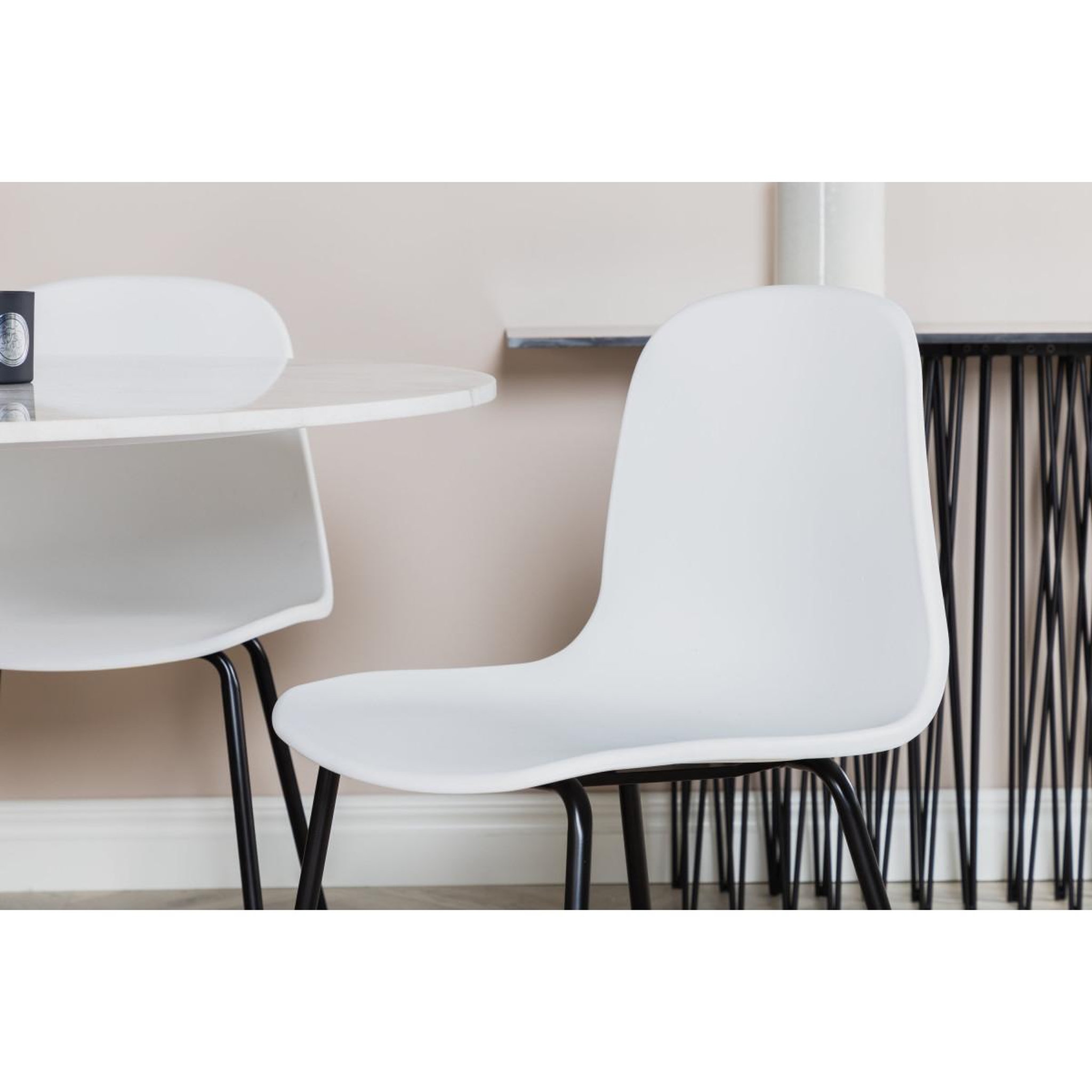 Voir la diapositive 6 : Paris Prix Ensemble table à manger & 4 chaises  estelle & artic  106cm blanc
