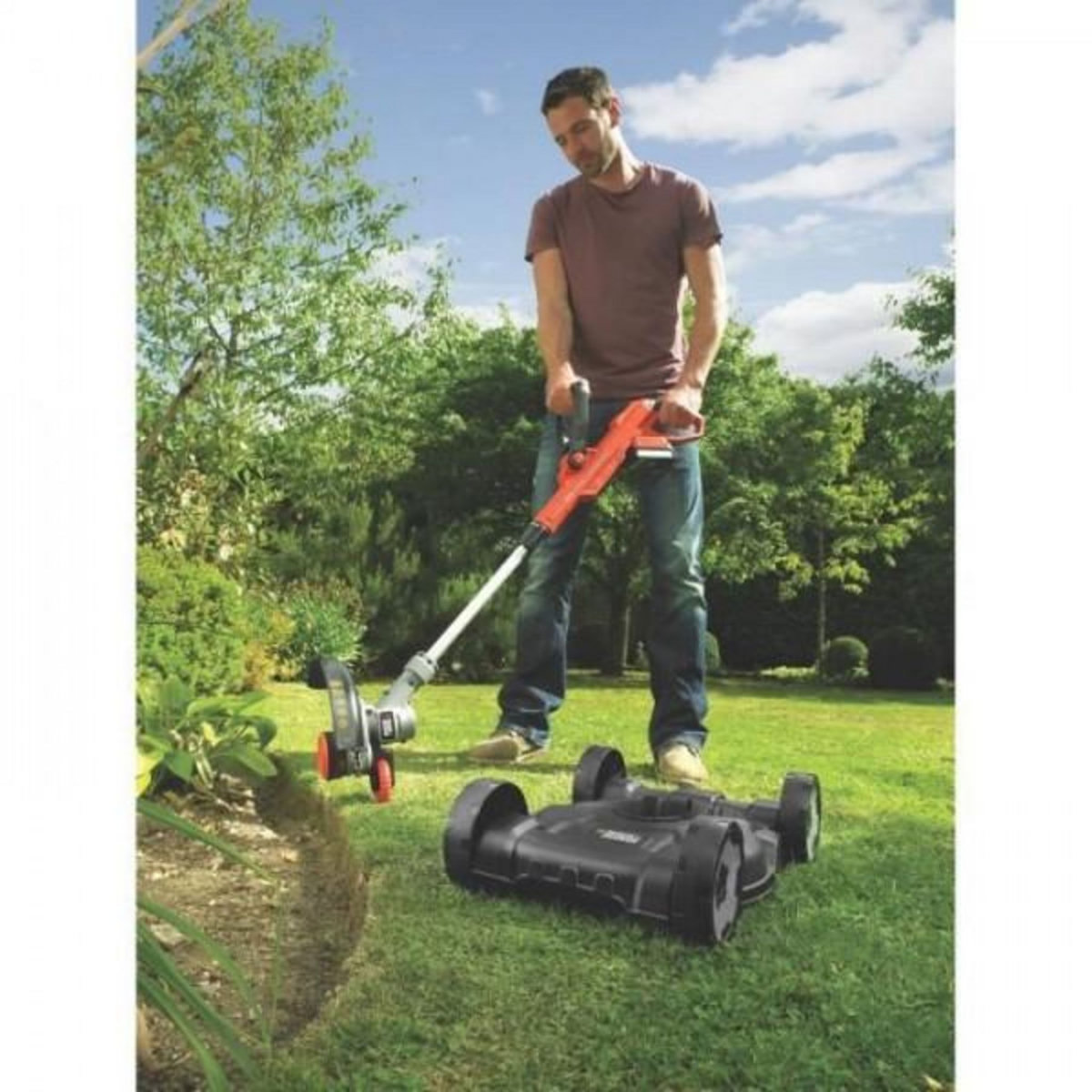 Black et Decker Tondeuse a Gazon Outil 3en1 sur batterie 18V 28cm de coupe BLACK+DECKER STC1820CM - Grande autonomie