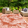 Voir la diapositive 2 : ID MARKET Tapis extérieur COCO tropical terracotta et blanc 270 x 470 CM
