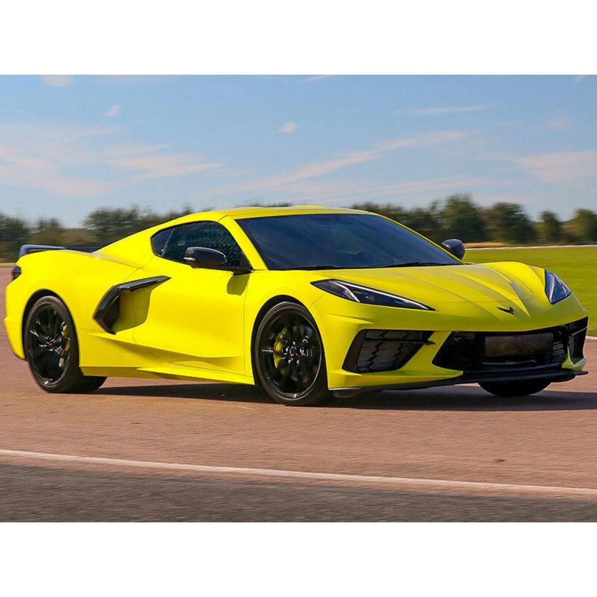 Smartbox Stage de pilotage : 3 tours sur le circuit de Nogaro en Corvette C8 - Coffret Cadeau Sport & Aventure