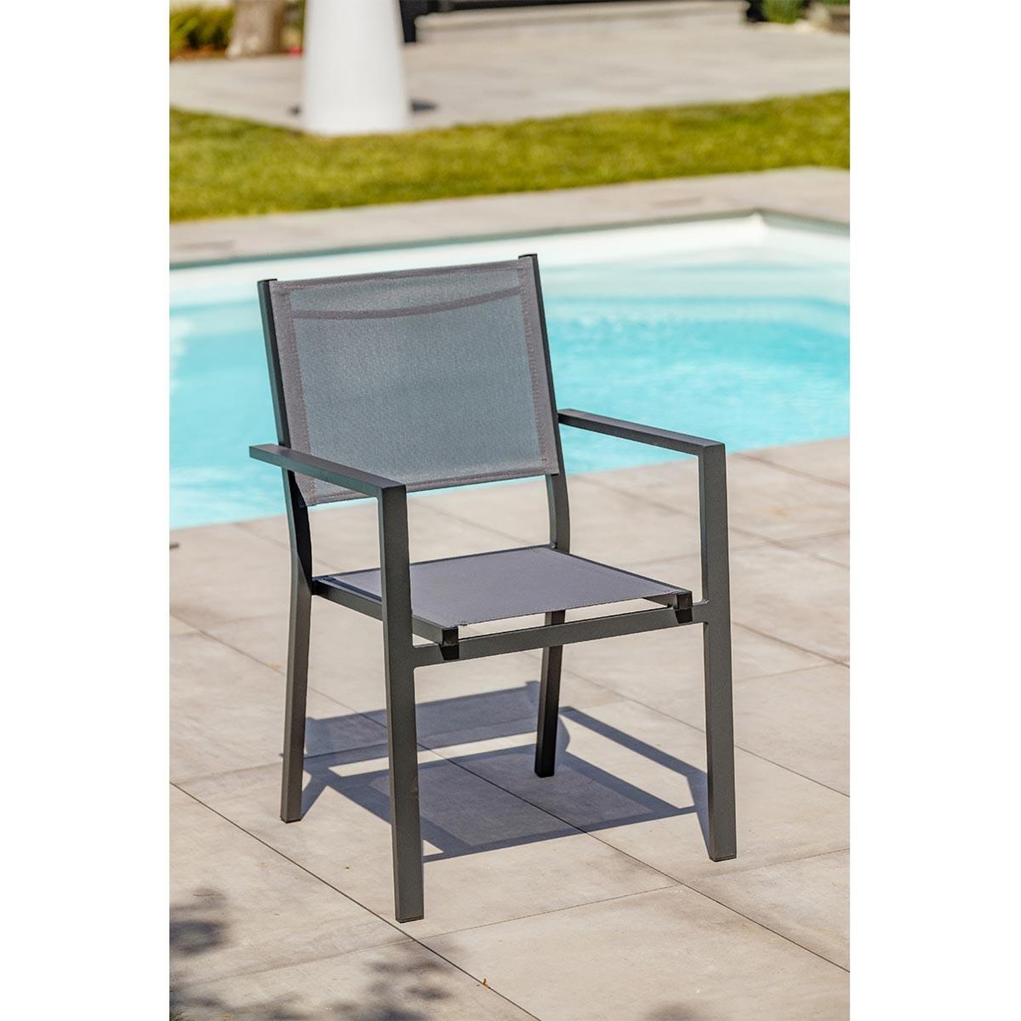 Voir la diapositive 2 : DCB GARDEN Lot de 2 Fauteuils de Jardin Empilables  Tolede  87cm Gris Anthracite
