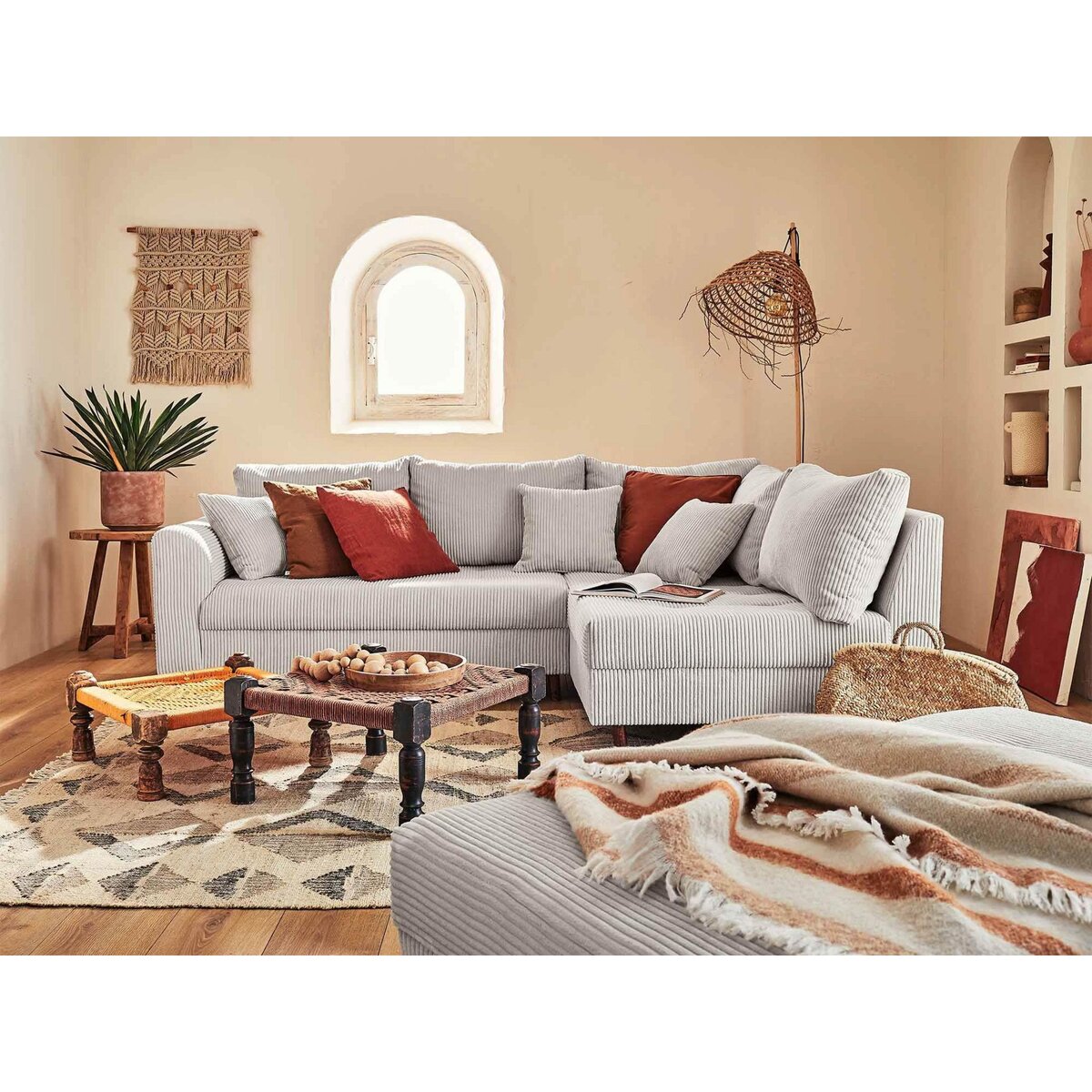 LISA DESIGN Rune - canapé d'angle droit - 4 places - avec pouf d'appoint - en velours côtelé