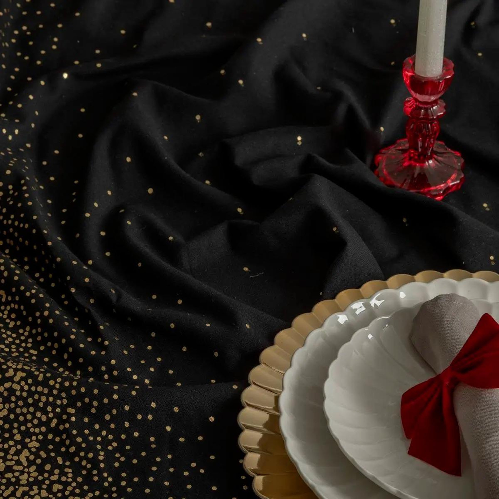 Voir la diapositive 3 : FEERIC LIGHT & CHRISTMAS Nappe imprimée léopard  colorama  140x240cm noir & or