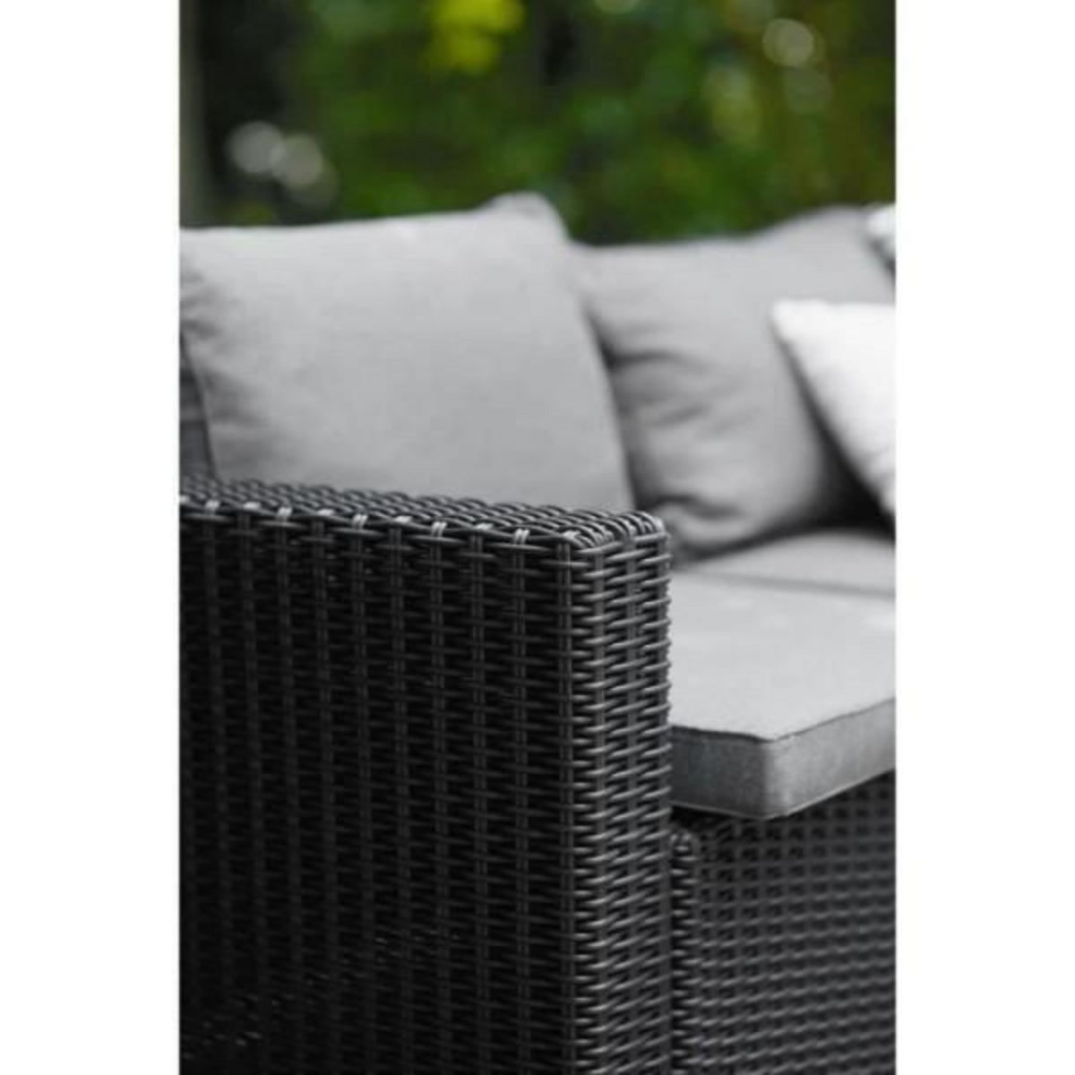 Keter Salon de jardin en résine imitation rotin tressé - Gris graphite - Avec pouf et table basse - KETER - 4 personnes - CALIFORNIA
