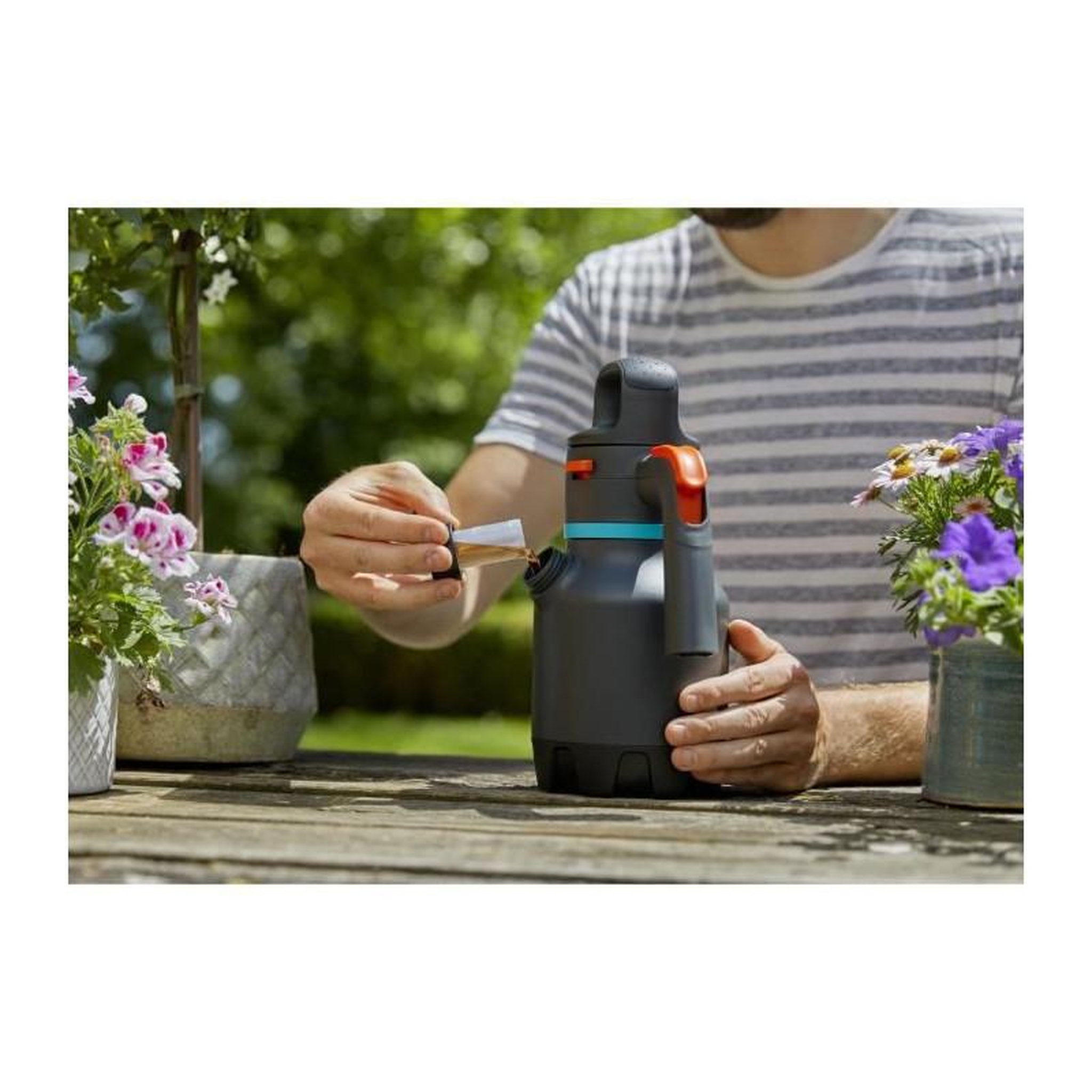 Voir la diapositive 3 : Gardena GARDENA Pulverisateur a pression prealable - Capacite 1.25L - Utilisation 360? - Indicateur de niveau integre - 11120 -20