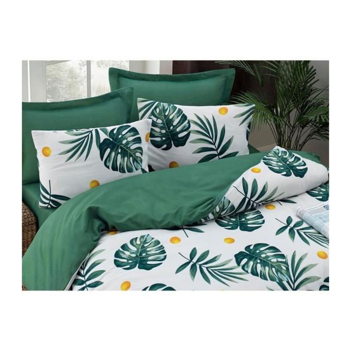 GENERIQUE Parure de lit - 1 housse de couette 220 x 240 cm + 2 taies d'oreiller 60 x 60 cm - 65% coton, 35% polyester - Vert