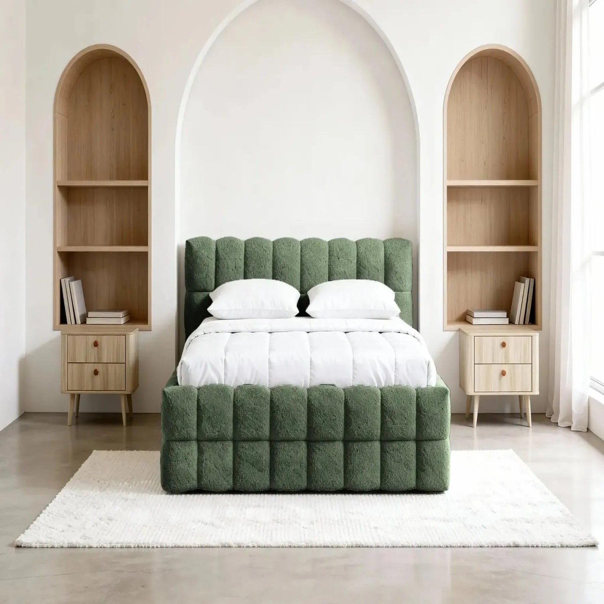 Voir la diapositive 3 : CASANOVA PARIS Voltaire - lit coffre tissu bouclette vert