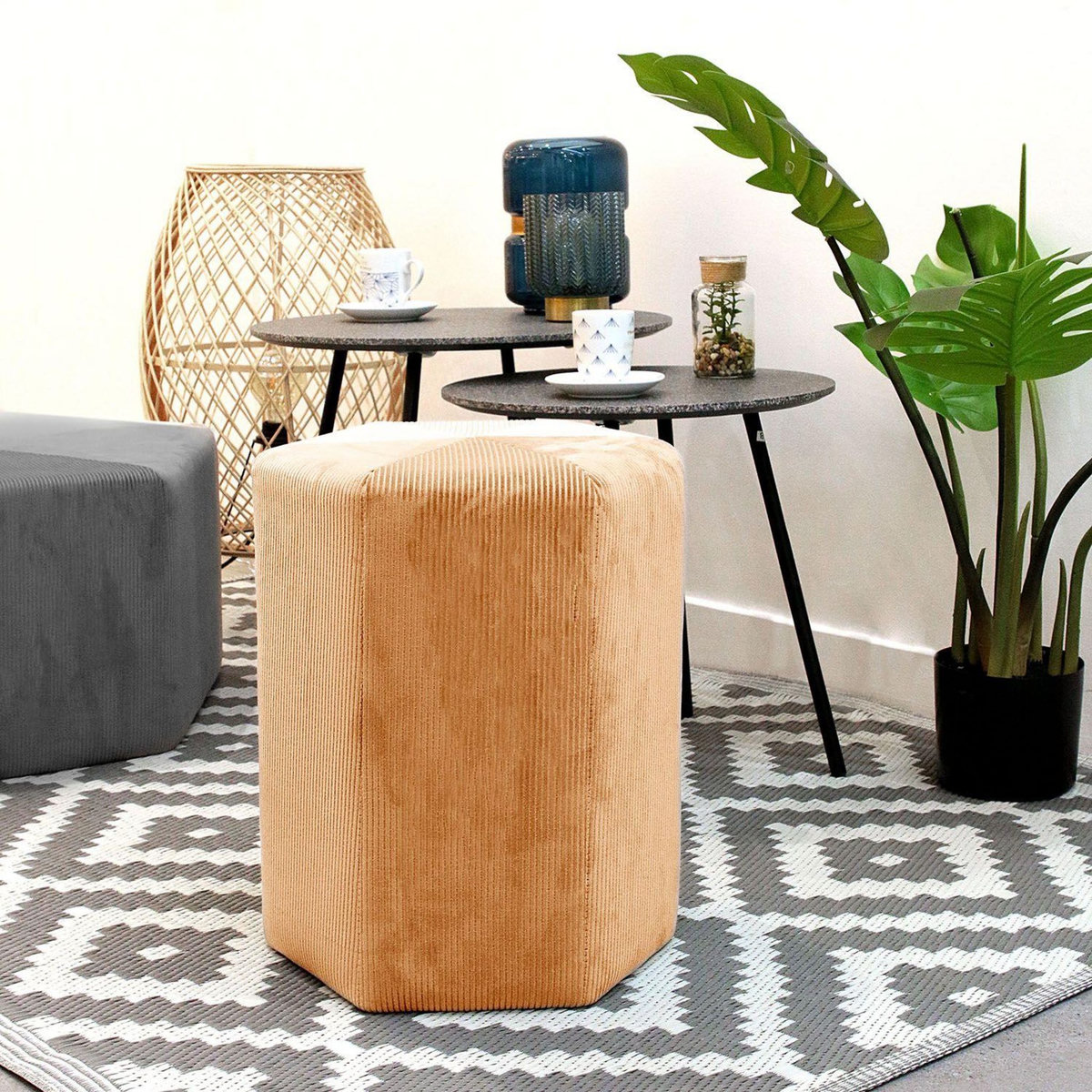 The Home Deco Factory Pouf design velours Giulia