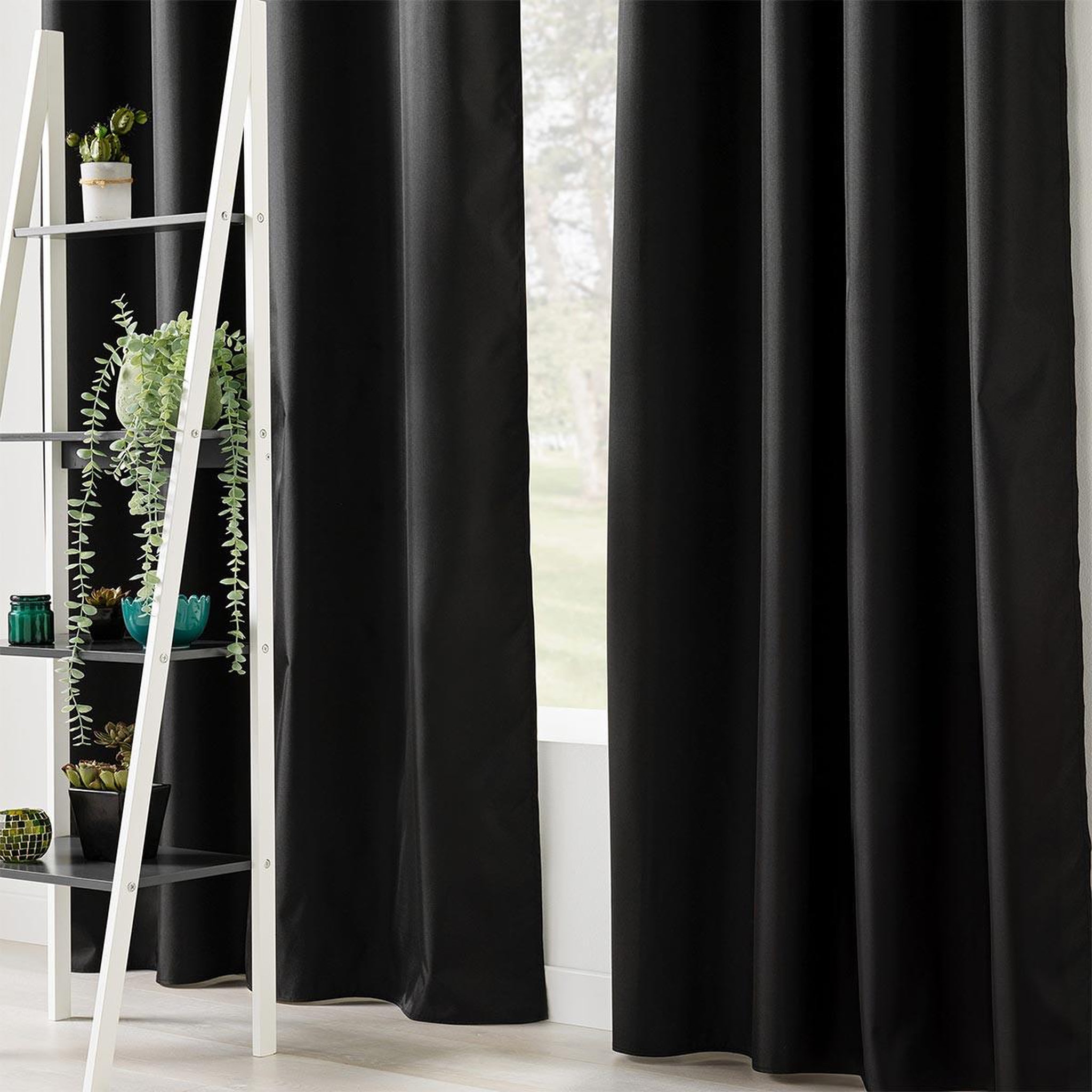 Voir la diapositive 2 : Douceur d'Intérieur Rideau isolant à œillets  icemount  140x260cm noir