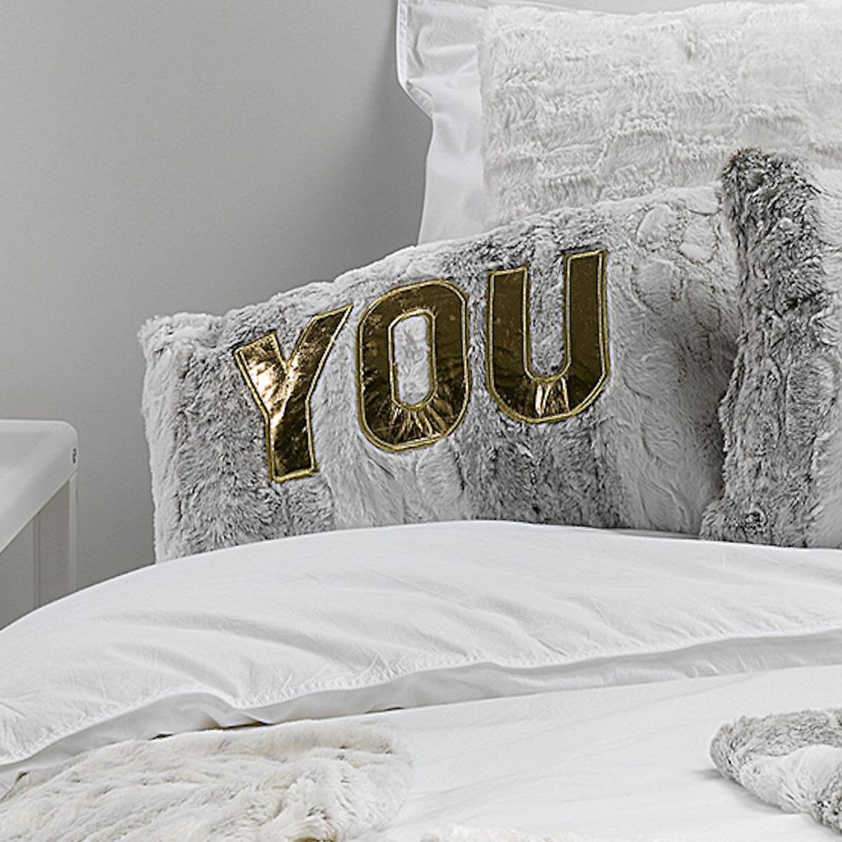 Les Ateliers du Linge Coussin fausse fourrure 100%polyester 420g chic