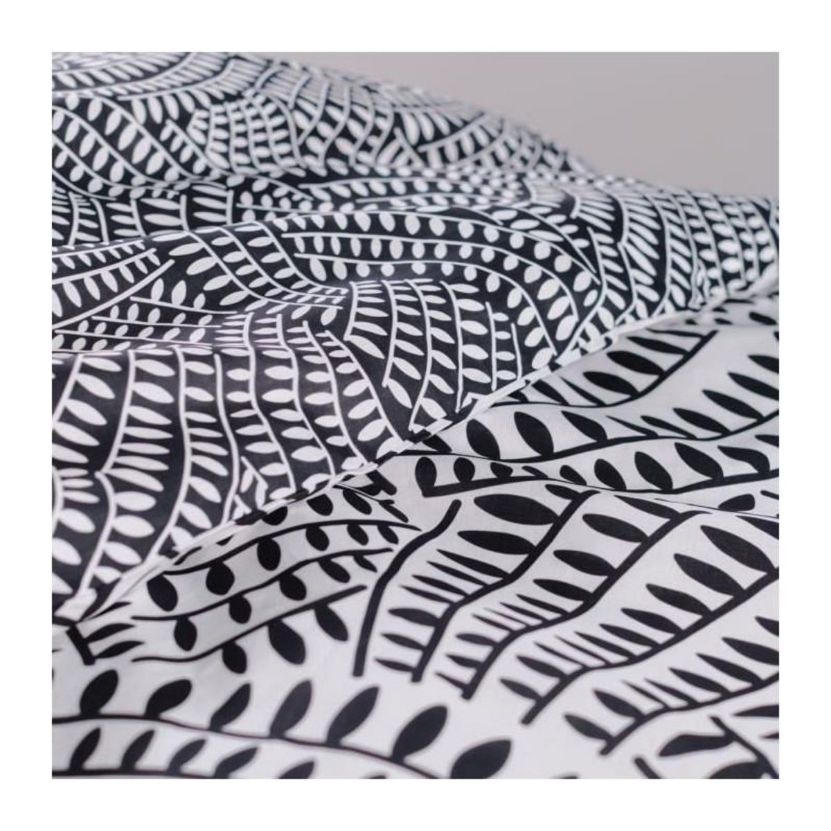 Today Parure de lit 2 personnes -TODAY - 260x240 cm - 100% Coton - Noir et Blanc