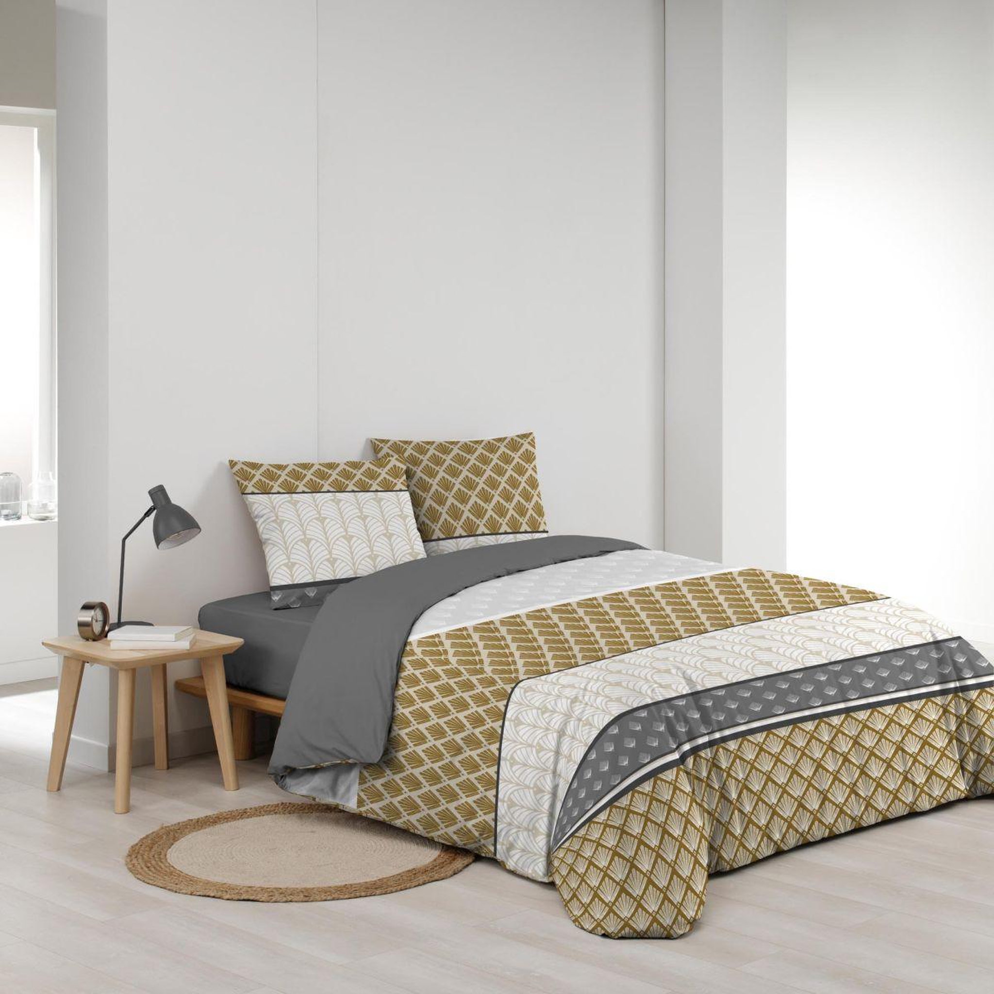 Voir la diapositive 2 : Douceur d'Intérieur Parure de lit 3 pièces  stria  240x220cm ocre