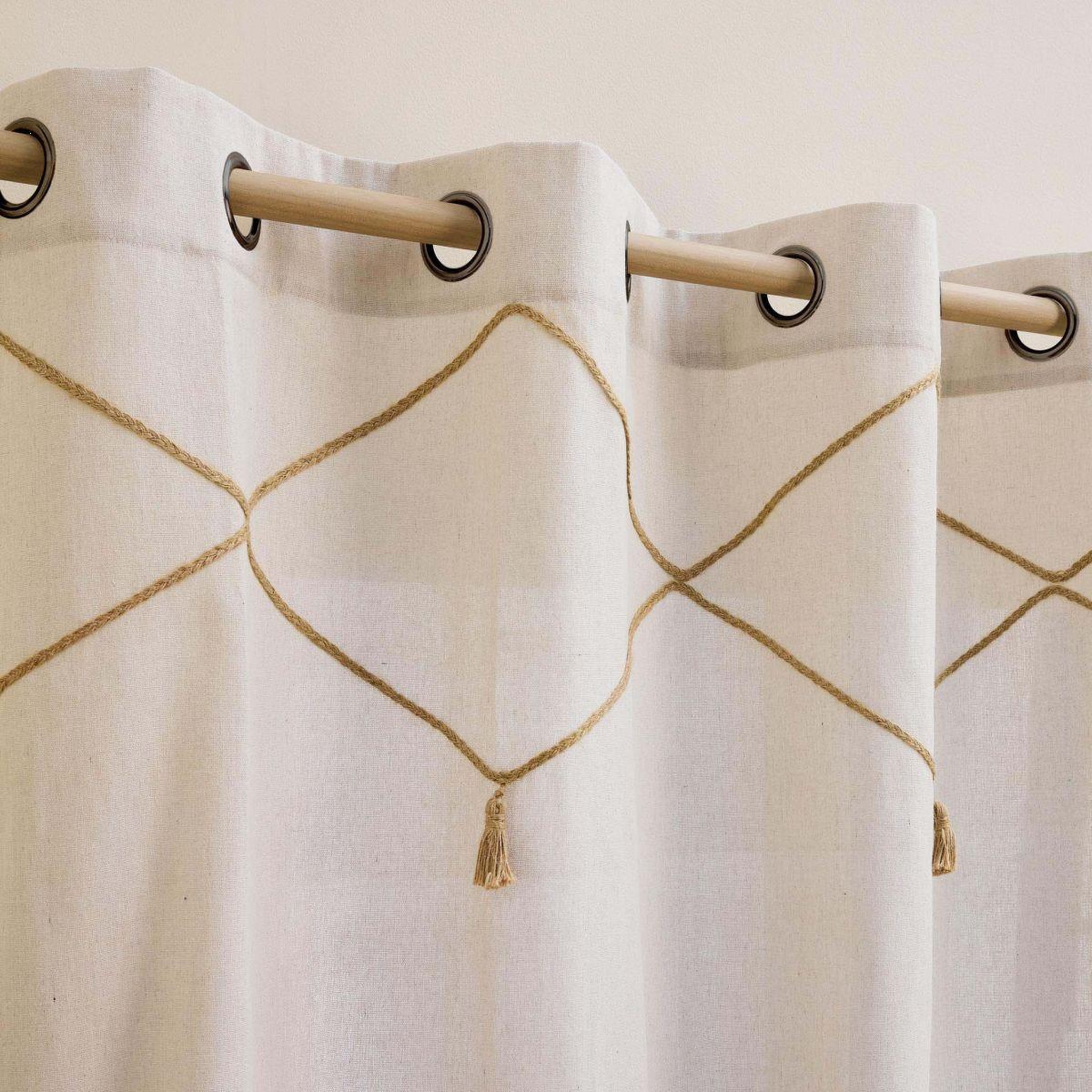 Voir la diapositive 2 : Douceur d'Intérieur Rideau à œillets avec pompons  lacia  140x240cm beige