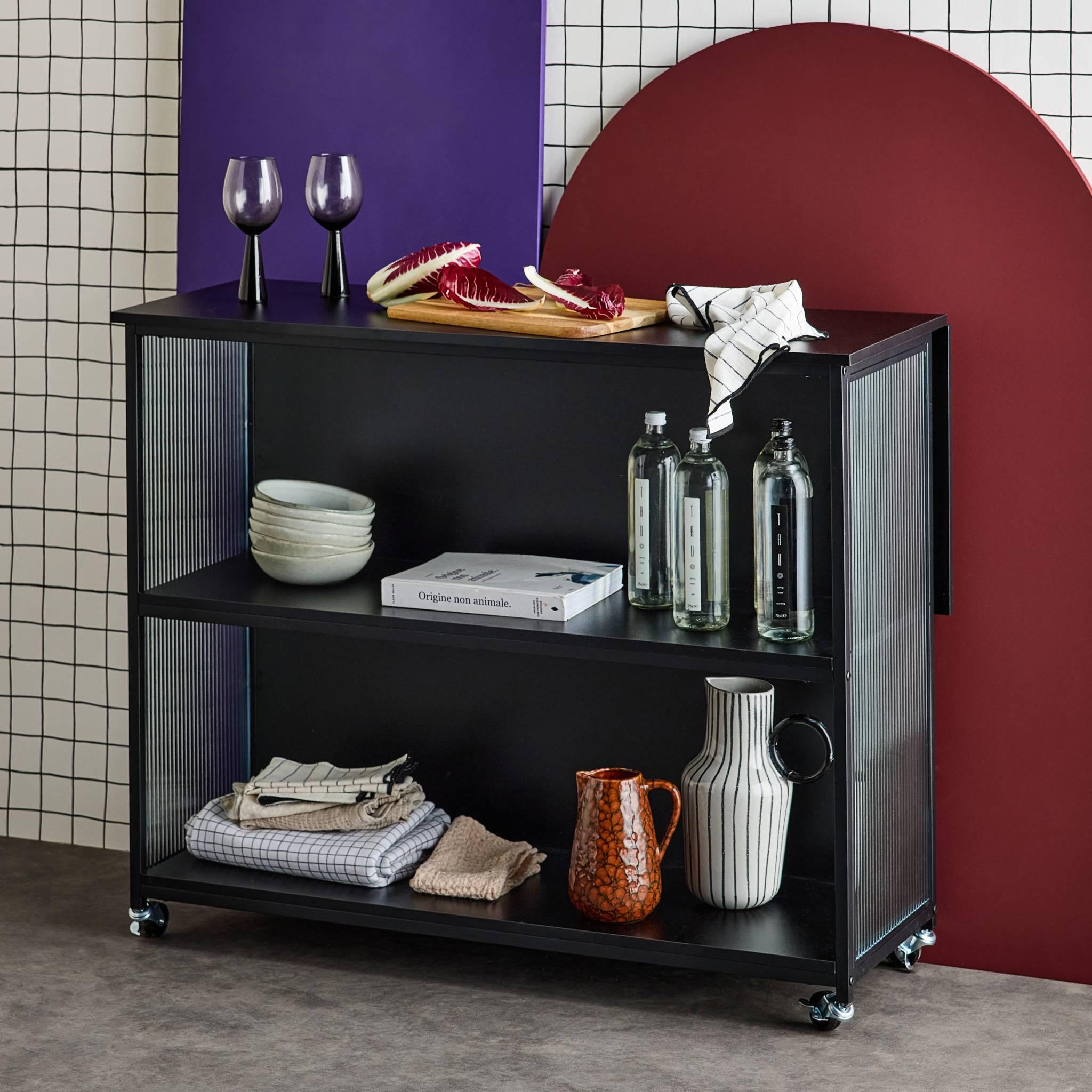Voir la diapositive 6 : SWEEEK Desserte de cuisine noire extensible ALEXIS. rangements. table de bar. îlot de cuisine. 110 x 40/80 x 90 cm. avec étagères. roulettes