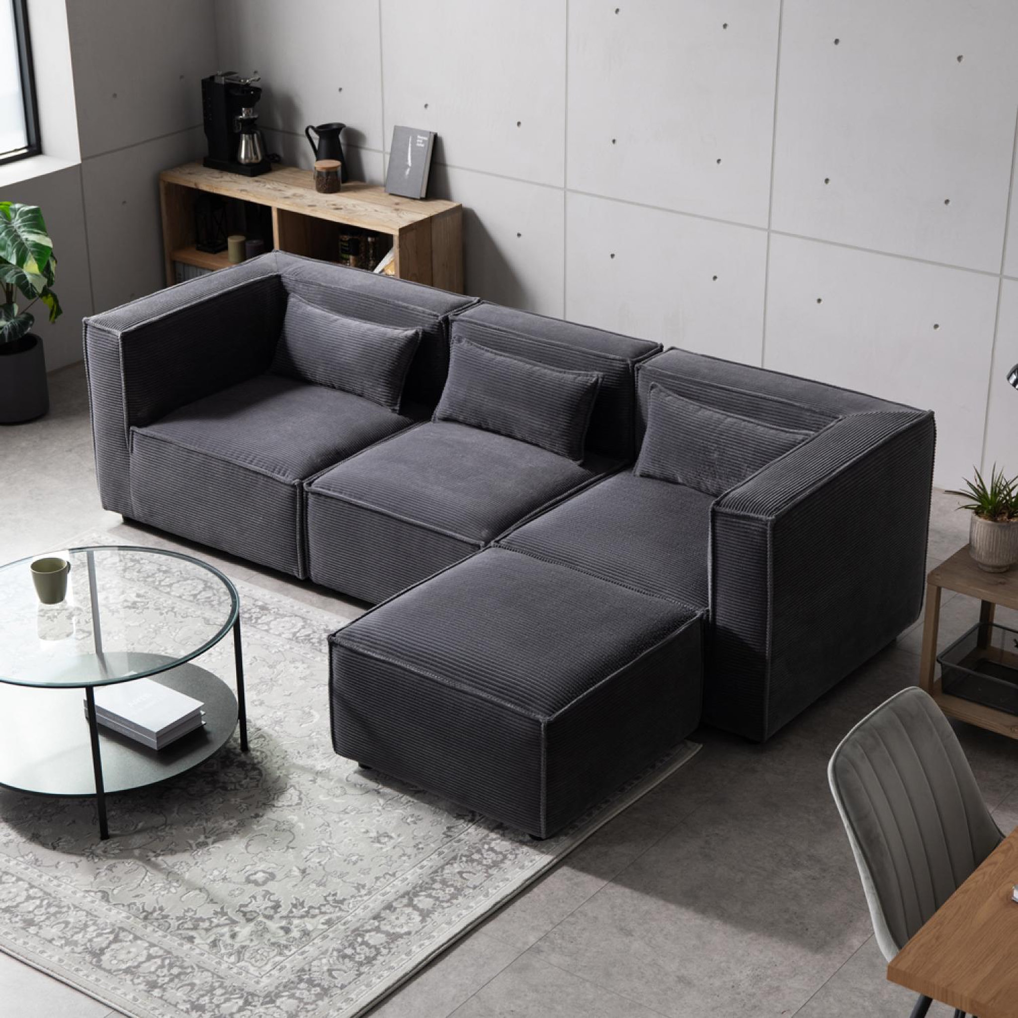 Voir la diapositive 4 : CONCEPT USINE Canapé 3 places modulable velours côtelé gris avec pouf modular