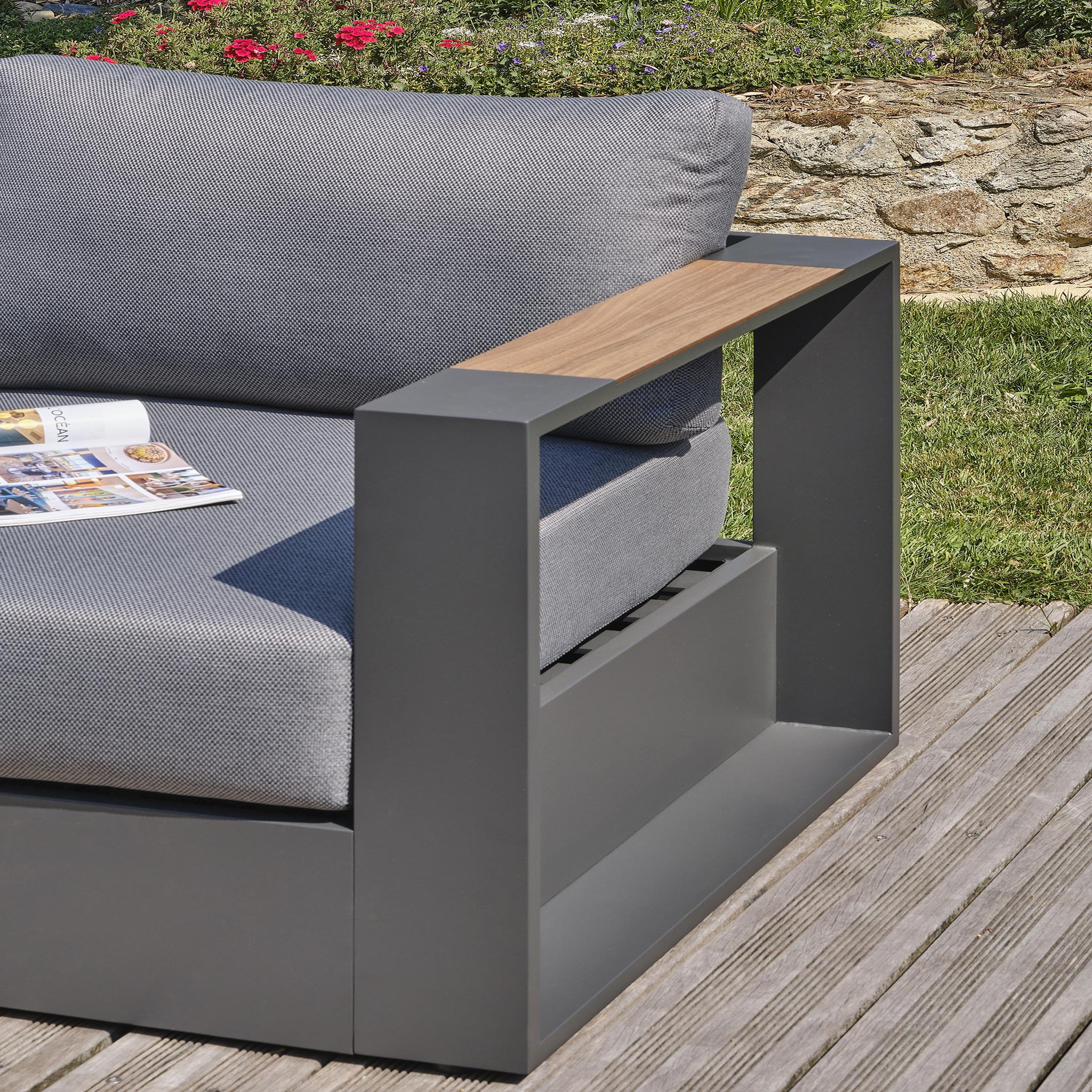 Voir la diapositive 3 : DCB GARDEN Salon de jardin 5 places en aluminium et accoudoirs en HPL