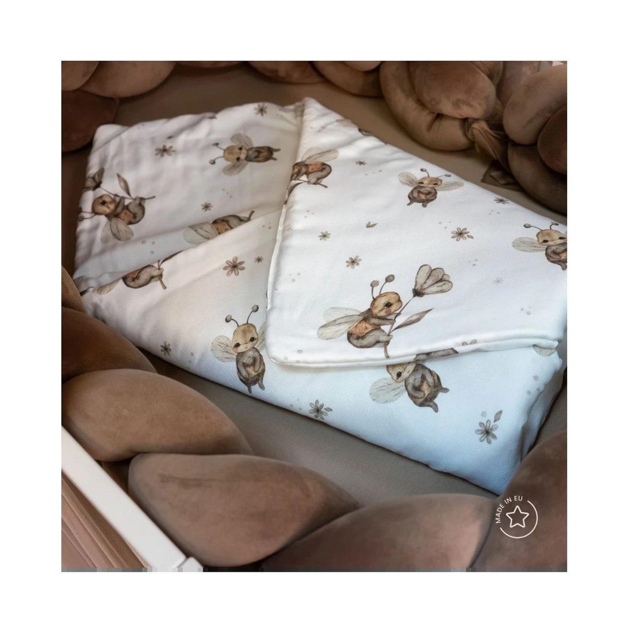 Voir la diapositive 2 : WALDIN Couette bébé 75 × 75 cm - motif abeilles, blanc