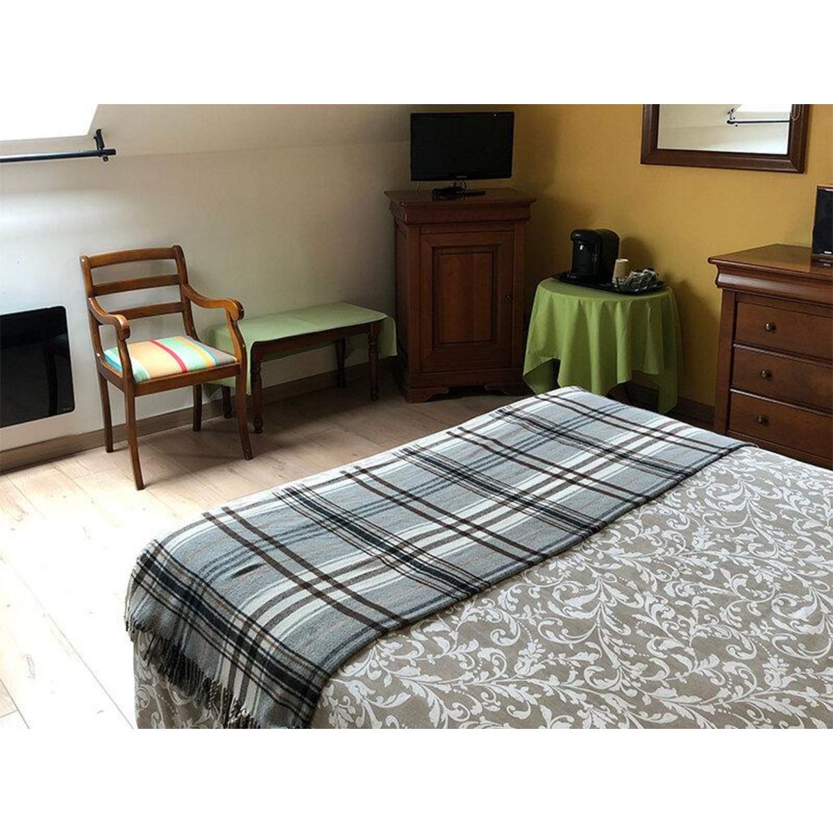 Smartbox Séjour de charme en hôtel 4* : 3 jours à la campagne avec dîner près de Paris - Coffret Cadeau Séjour