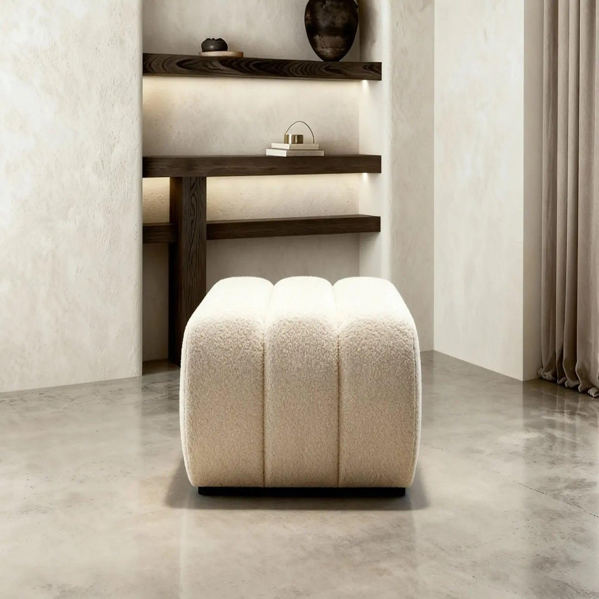 Voir la diapositive 3 : CASANOVA PARIS Celeste - pouf tissu bouclette