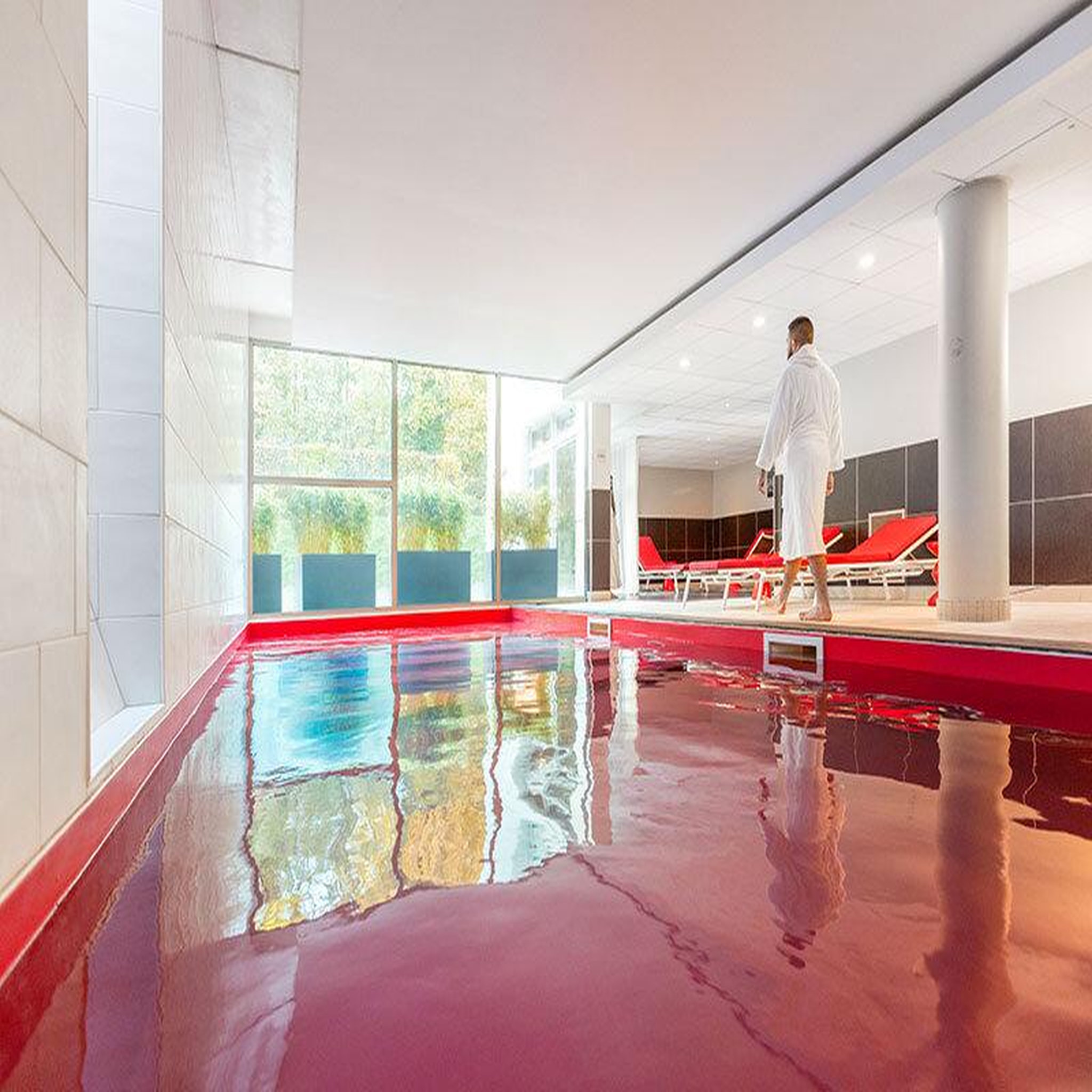 Voir la diapositive 4 : Smartbox 2 jours en hôtel 4* avec piscine, sauna et champagne près de paris - coffret cadeau séjour