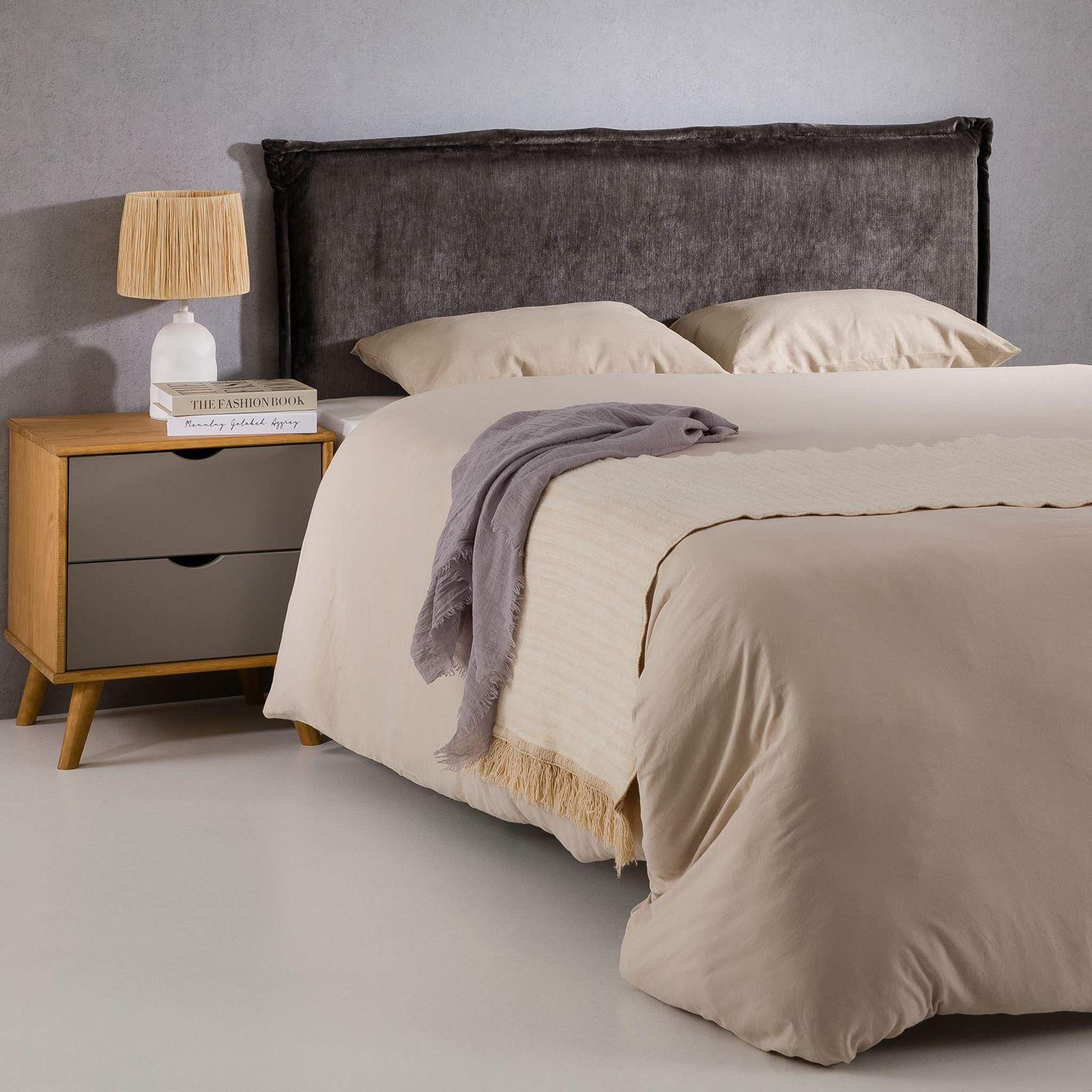Voir la diapositive 2 : IDIMEX Tête de lit ovio 160 sur pieds, en tissu