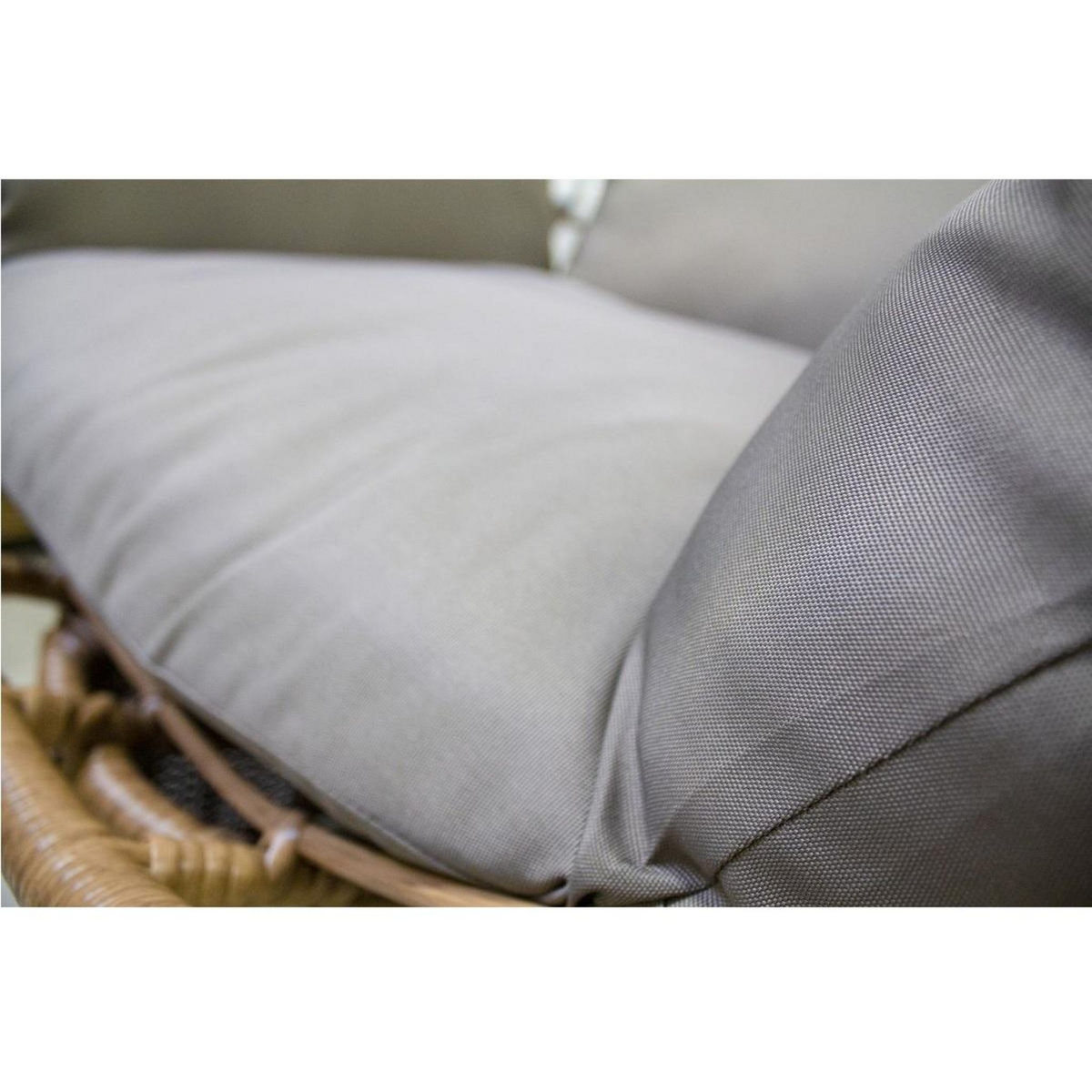 PARIS GARDEN Balancelle de jardin en résine tressée avec coussin taupe BORABORA