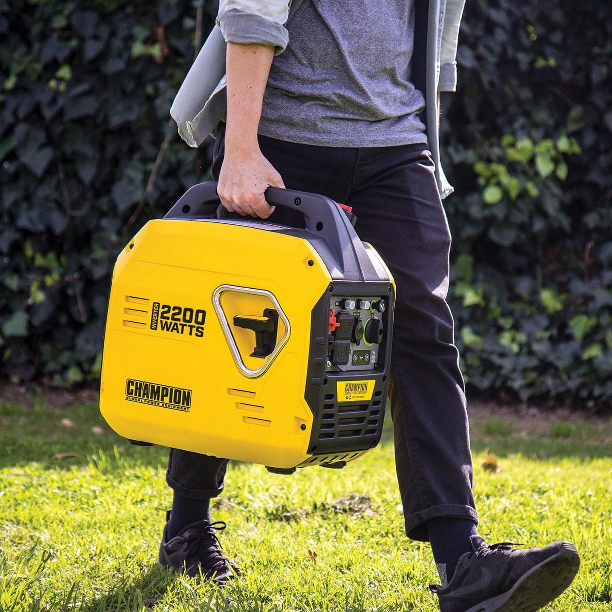Voir la diapositive 4 : CENTRALE BRICO Inverter essence 2200 Watt 'Mighty Atom' - 79cc - 44 x 28,5 x 44,5 cm