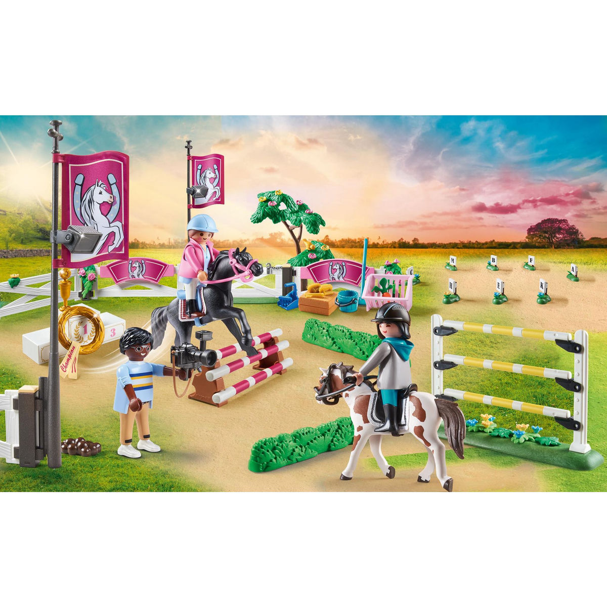 PLAYMOBIL 70996 - Parcours d'obstacles avec chevaux
