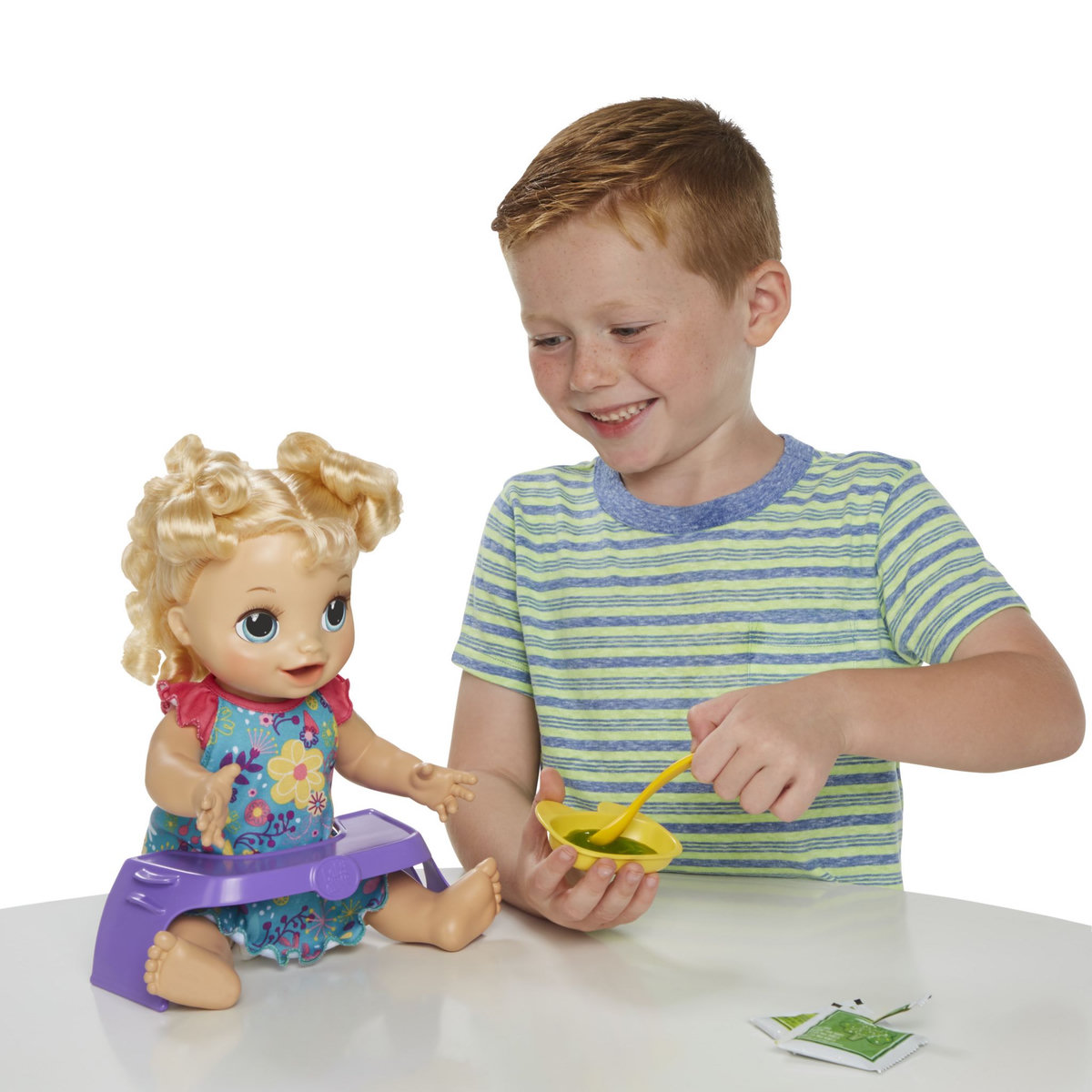 HASBRO Baby alive - Poupée aux cheveux blonds adore manger