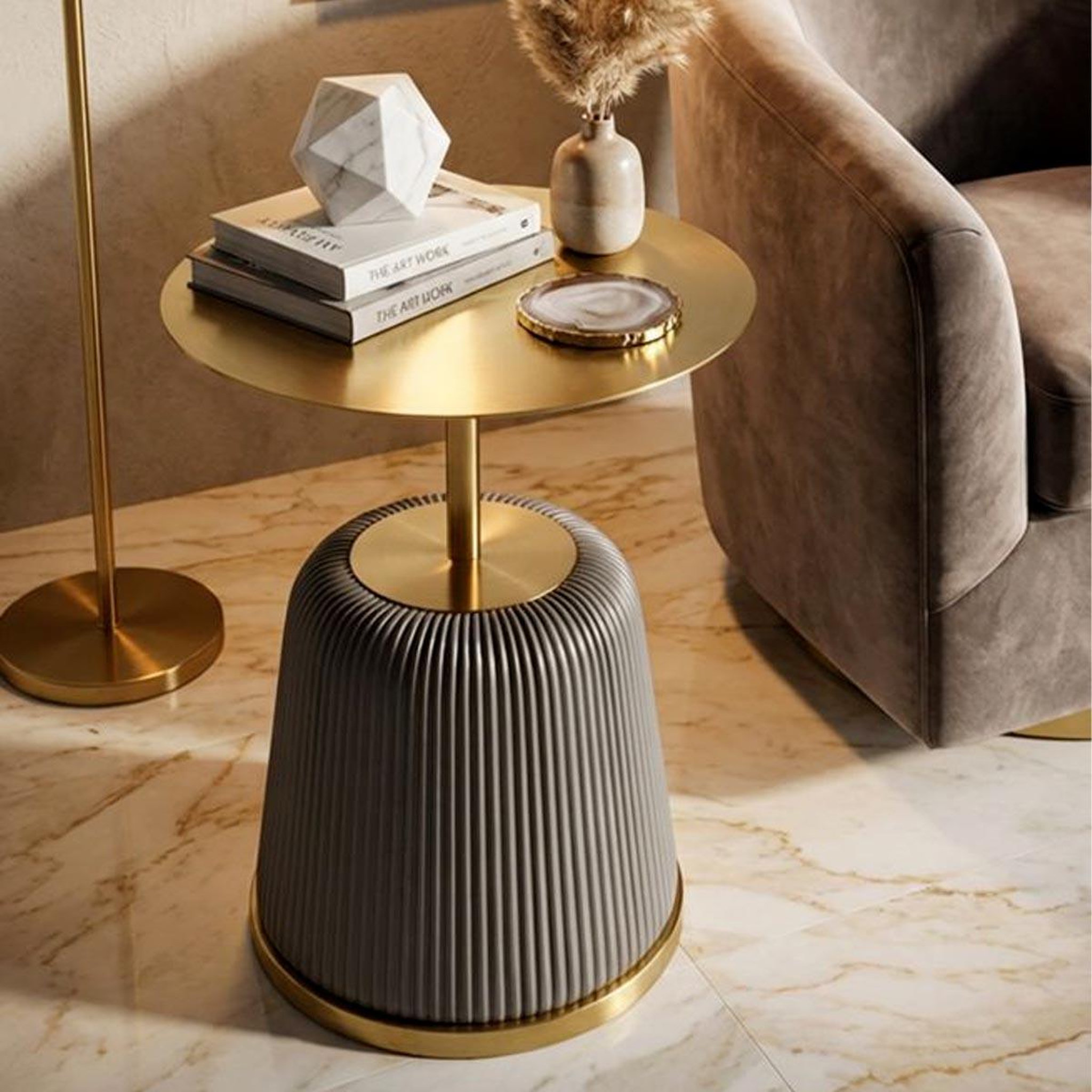 Voir la diapositive 4 : Paris Prix Table d'appoint design  egle  55cm gris & or