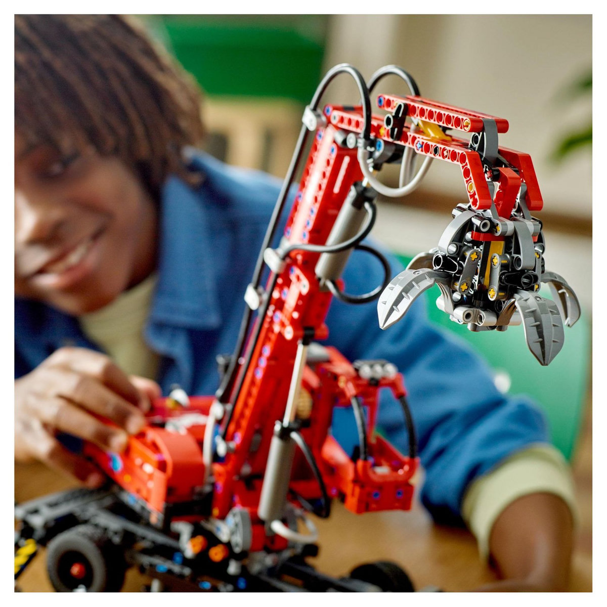 LEGO Technic 42144 La Grue de Manutention, Construction Éducative, Engin de Chantier Jouet
