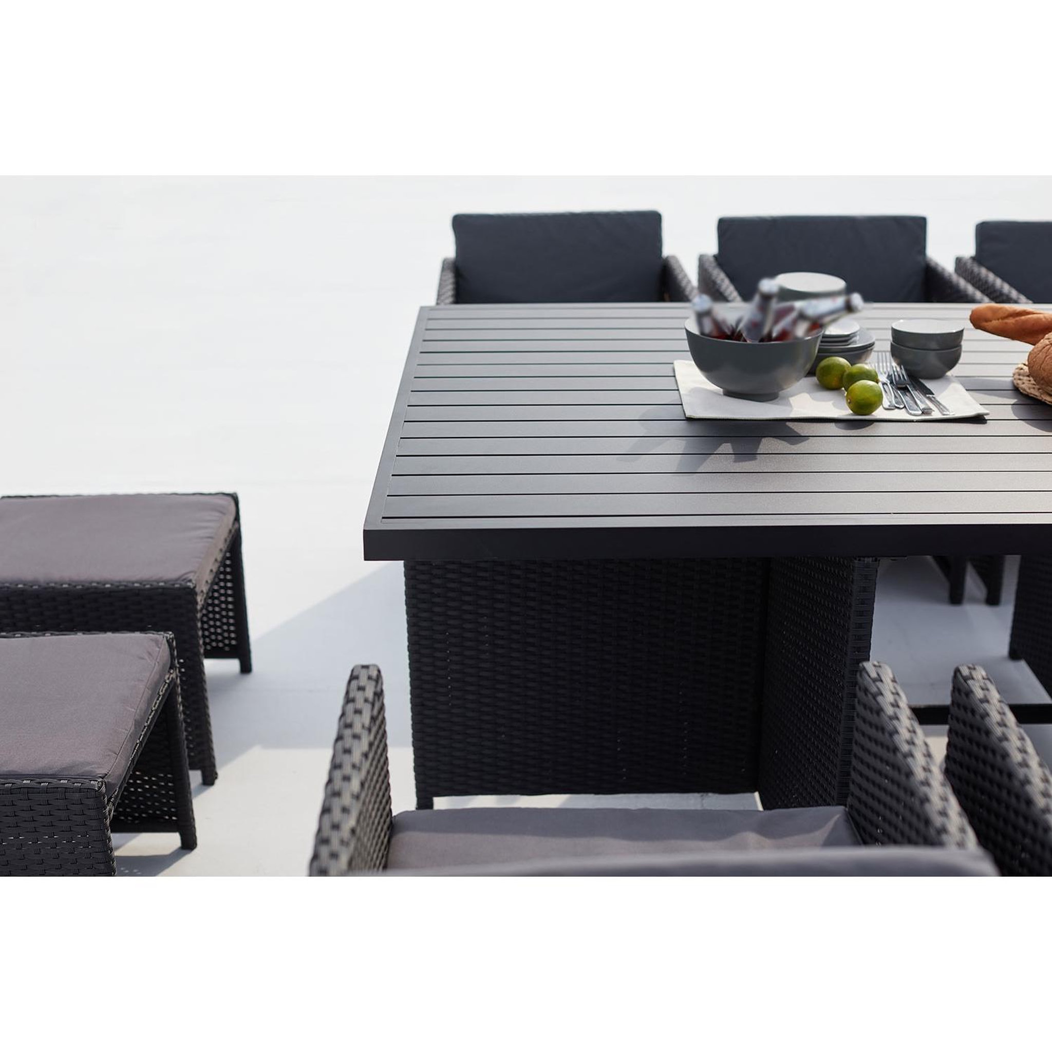 Voir la diapositive 5 : CONCEPT USINE Table et chaise 10 places encastrables alu résine noir-gris sunset