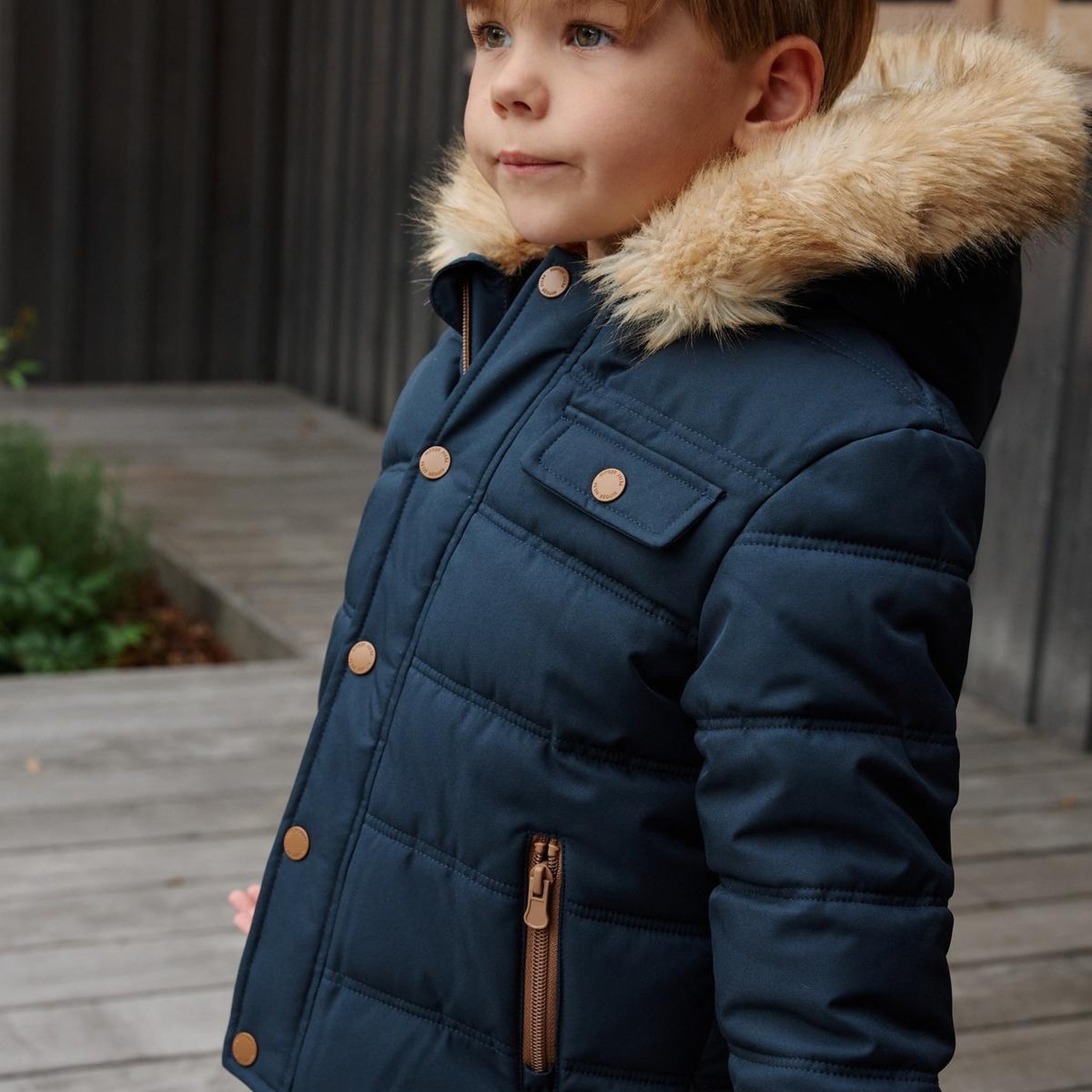 Voir la diapositive 6 : PETIT BEGUIN Doudoune enfant imperméable doublée sherpa avec capuche Louis