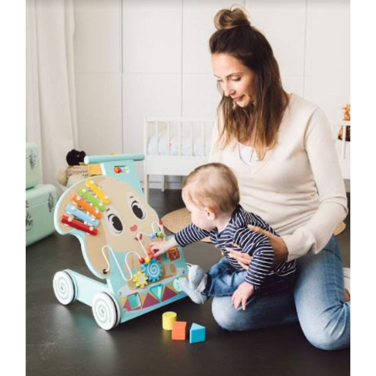One Two Fun Trotteur multi-activités en bois