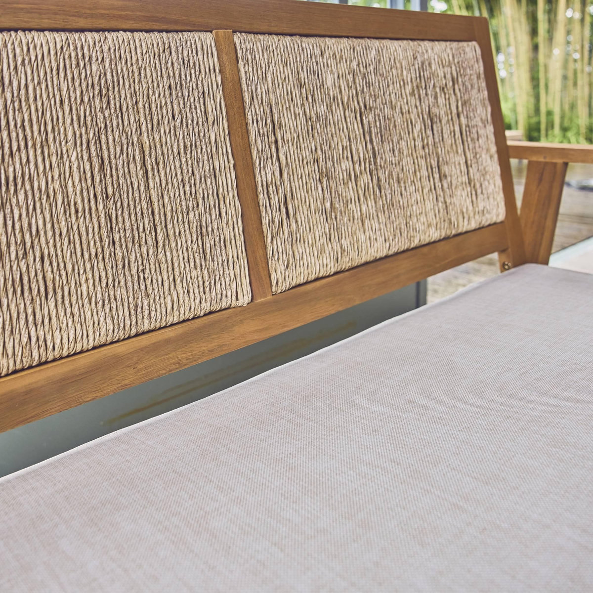 SWEEEK Salon de jardin bois et cannage vertical BOHEMIA 4 places