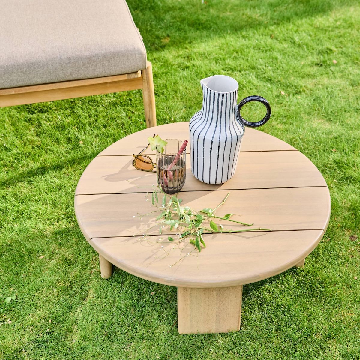 SWEEEK Table basse de jardin ronde bois d'acacia naturel 70cm - Kaita