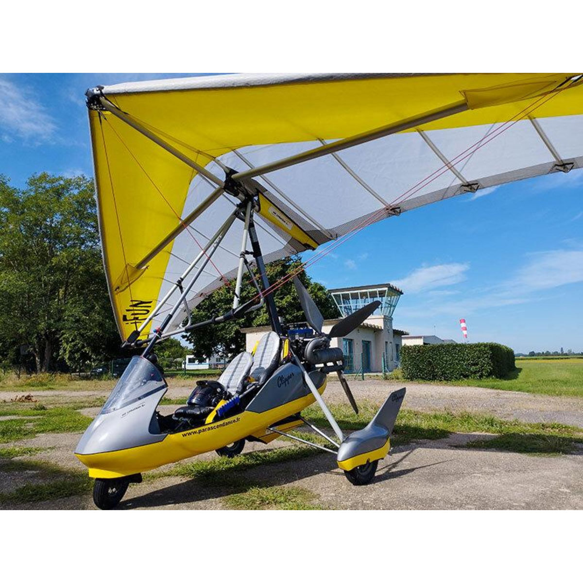 Smartbox Vol en ULM pendulaire de 25 min au-dessus de la Garonne près de Marmande - Coffret Cadeau Sport & Aventure